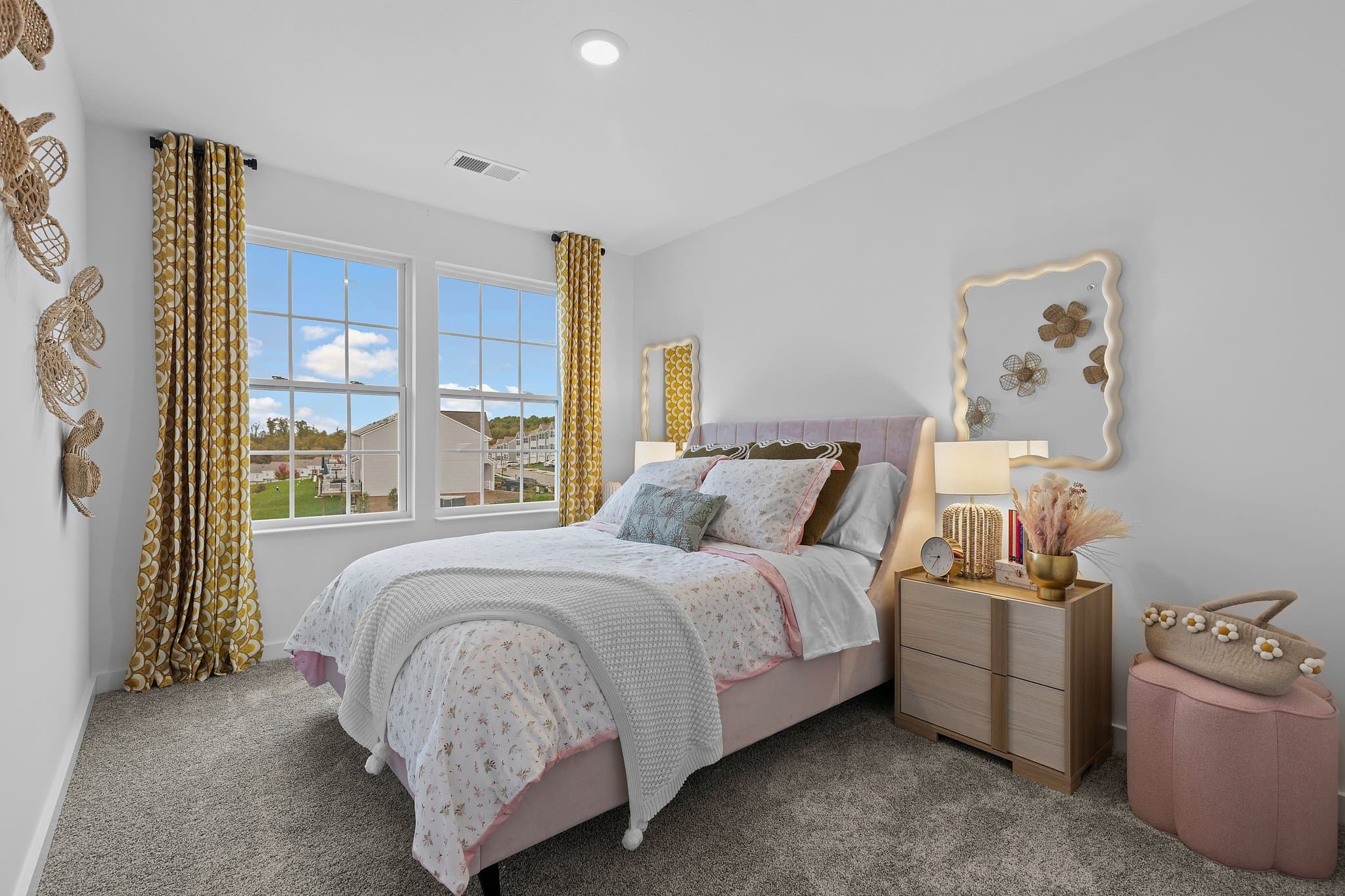 Imperial Townhome: 2008 Canterbury Dr