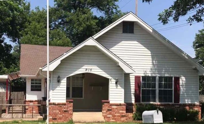 Duncan House: 915 N 13th St