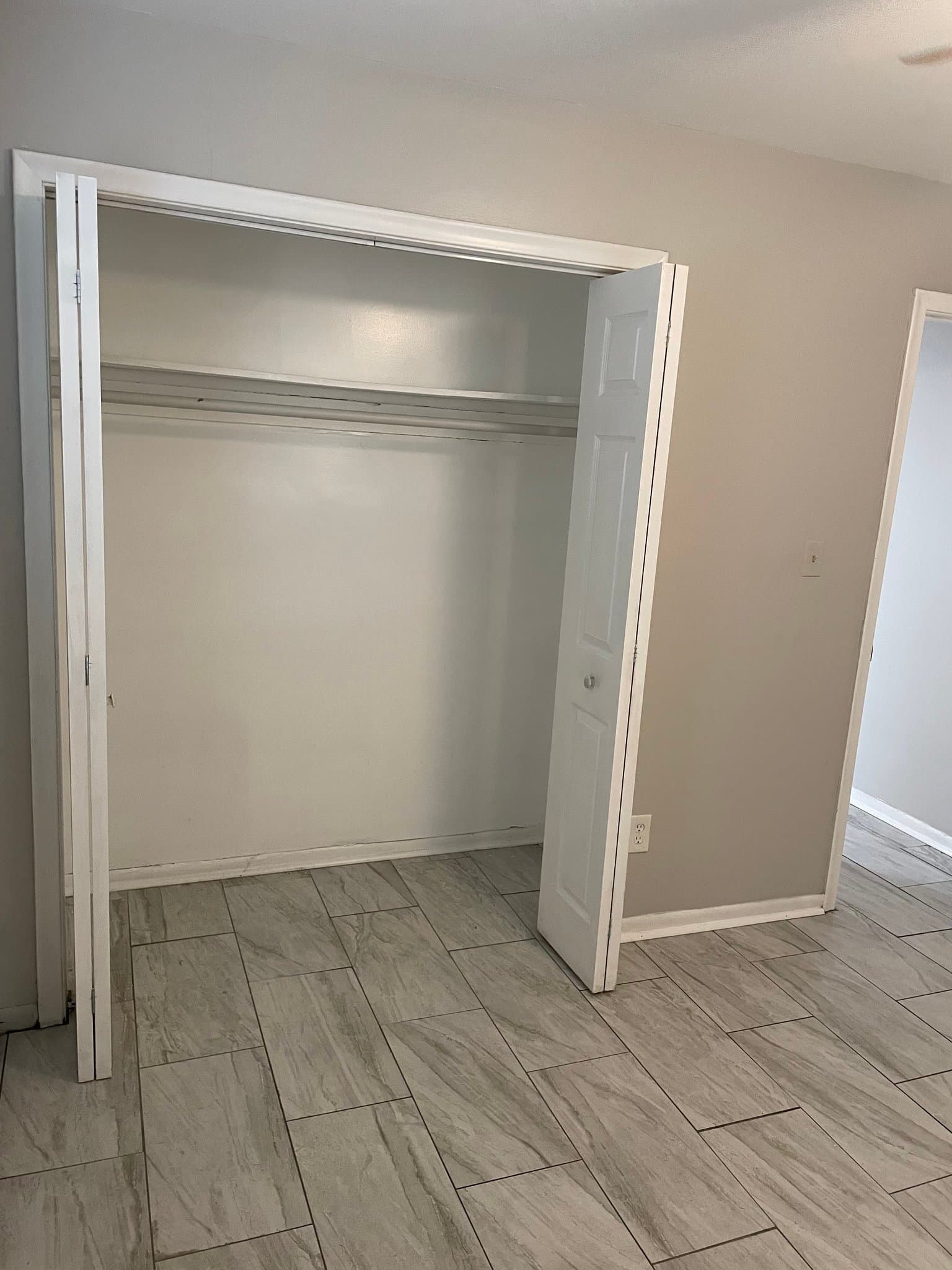 Detroit Apartment: 4865 Cadieux Road