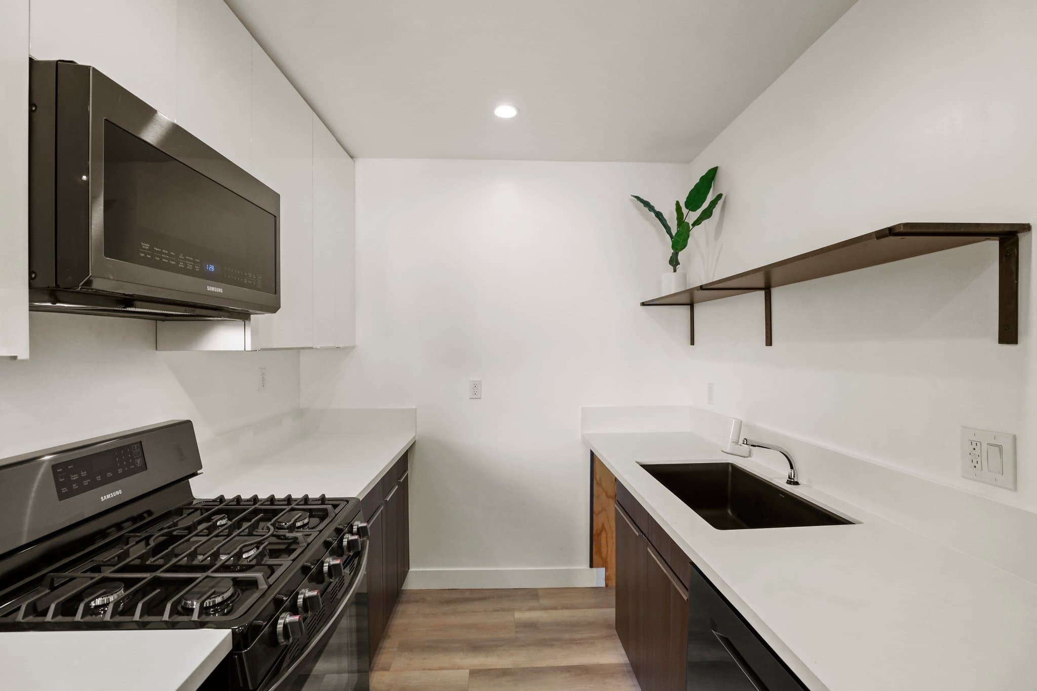 Los Angeles Apartment: 2561 W Ave 30