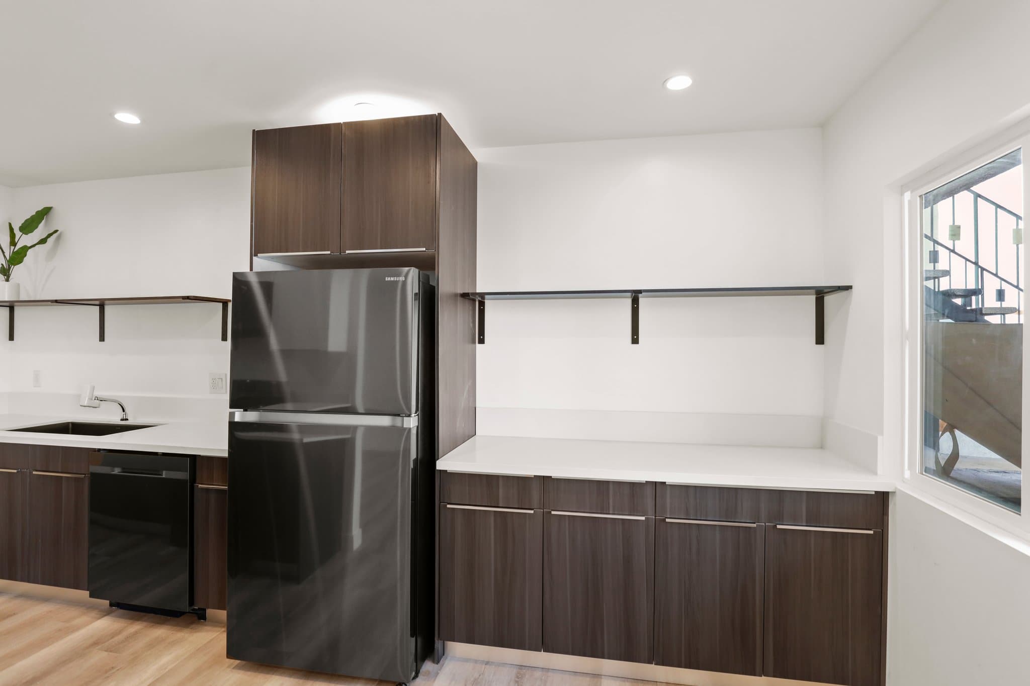 Los Angeles Apartment: 2561 W Ave 30