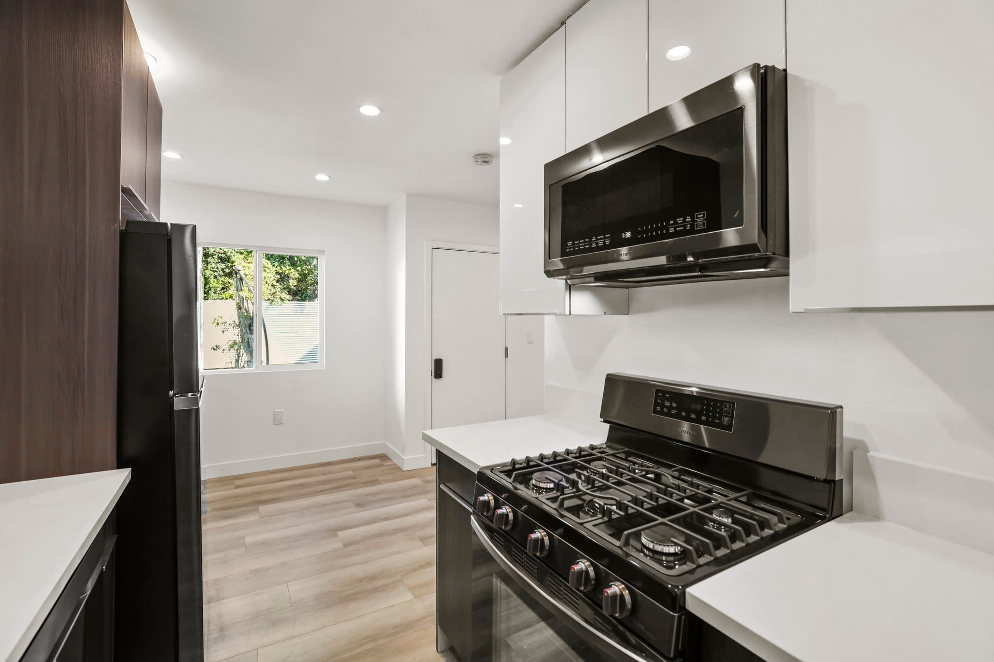 Los Angeles Apartment: 2561 W Ave 30