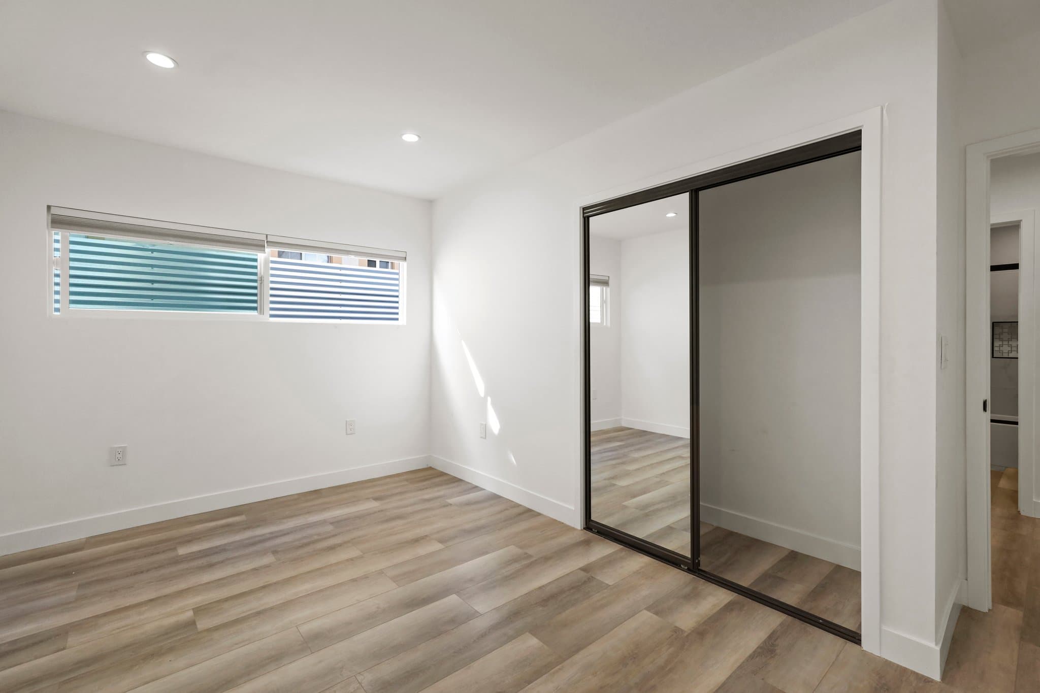 Los Angeles Apartment: 2561 W Ave 30