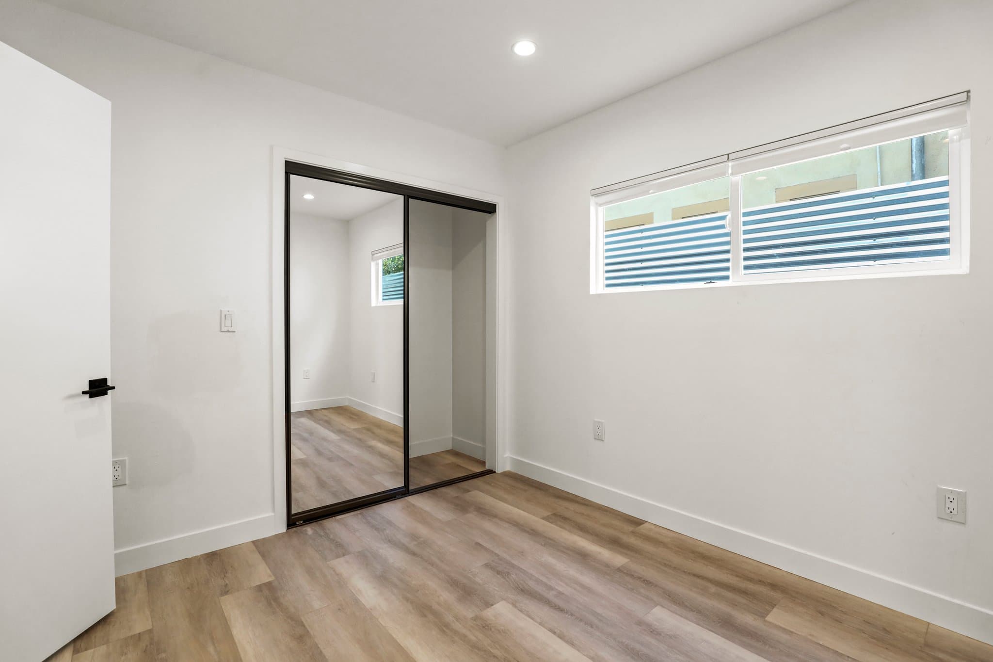 Los Angeles Apartment: 2561 W Ave 30