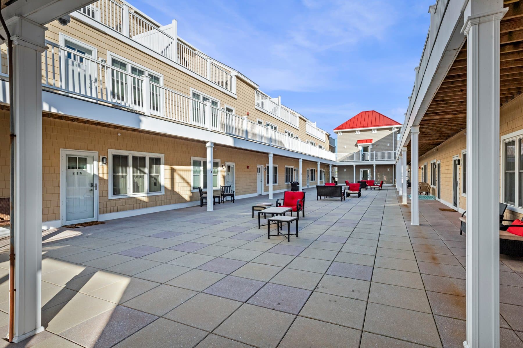 Hampton Townhome: 128 Ashworth Ave