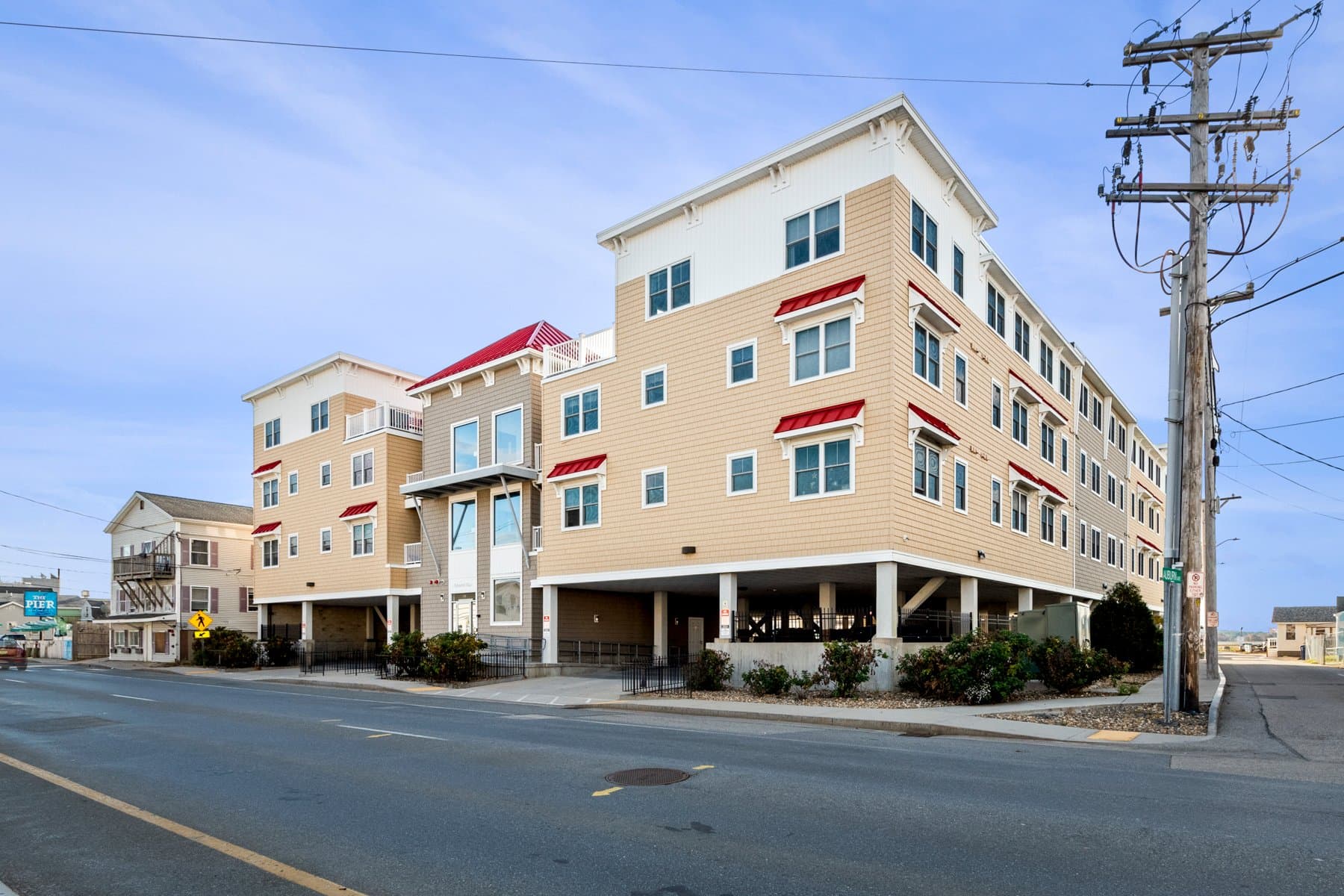 Hampton Townhome: 128 Ashworth Ave