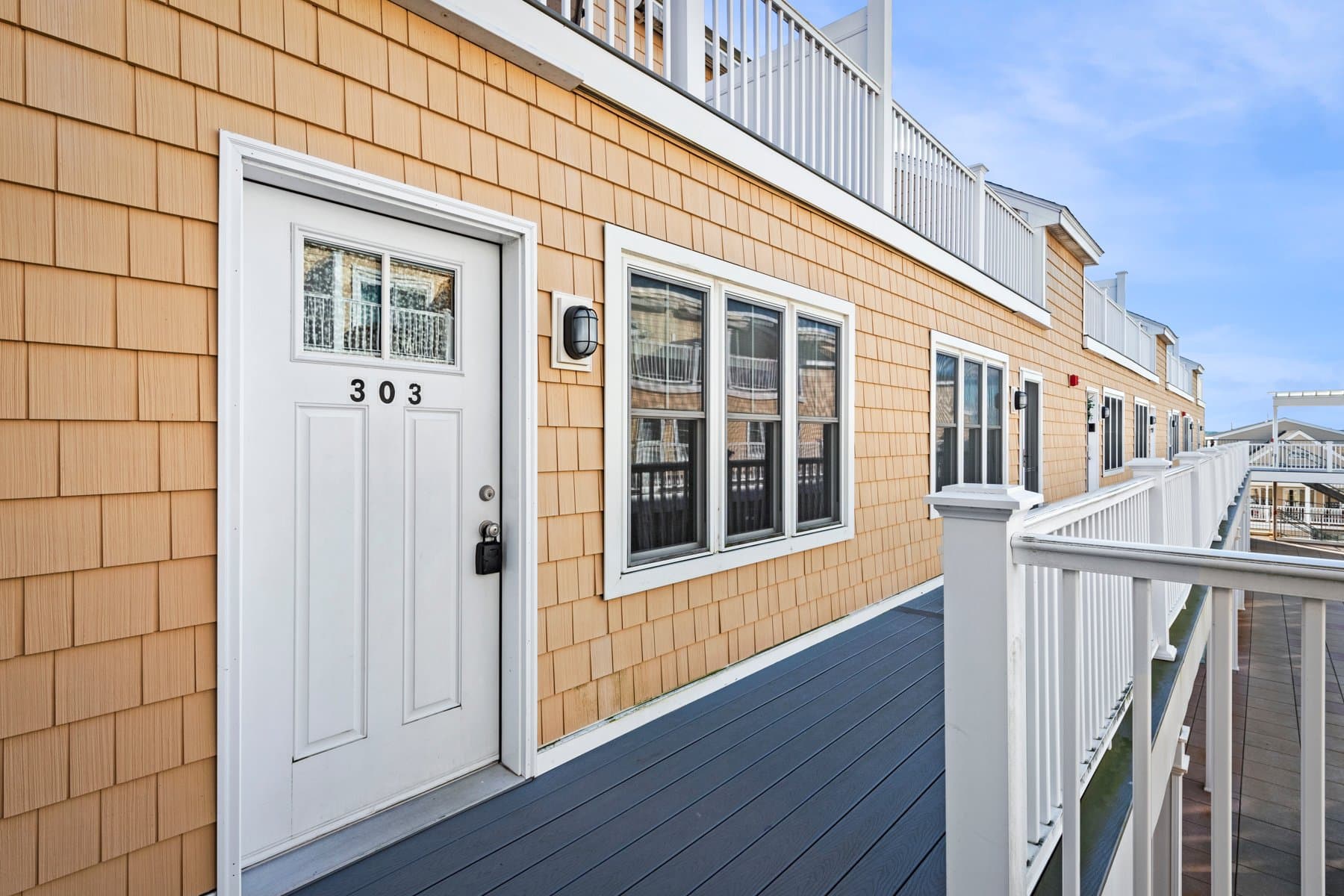 Hampton Townhome: 128 Ashworth Ave