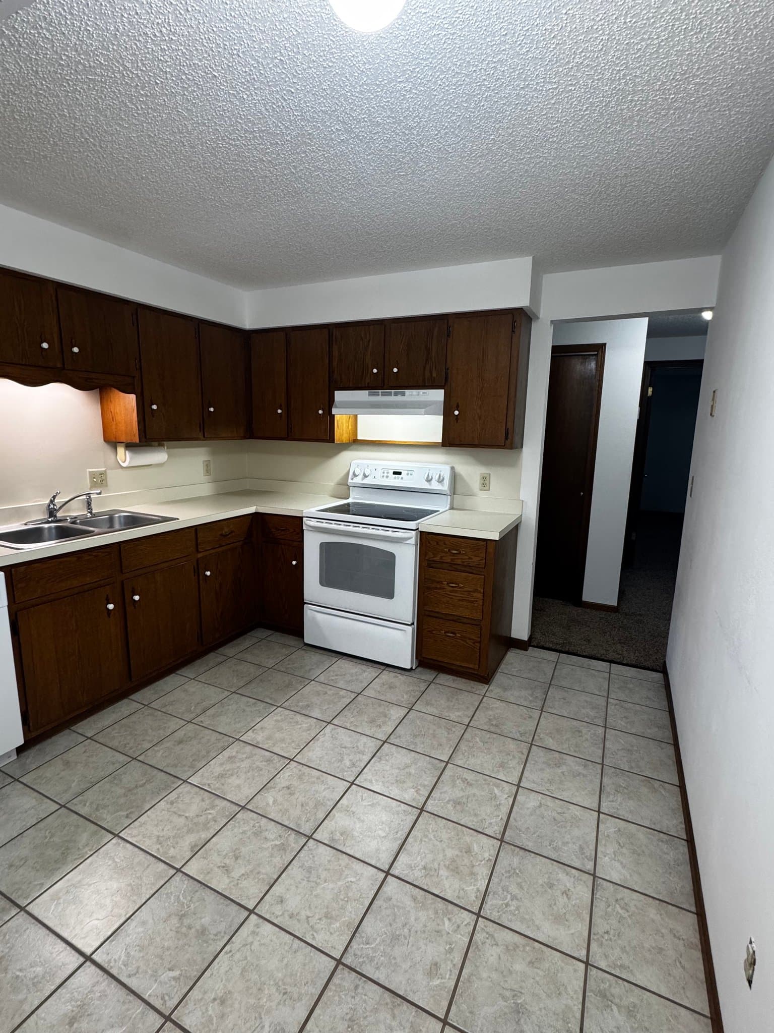 Jackson Apartment: 315 E Main St
