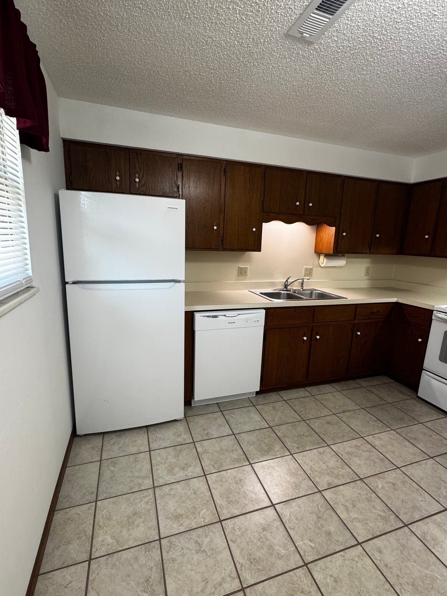 Jackson Apartment: 315 E Main St