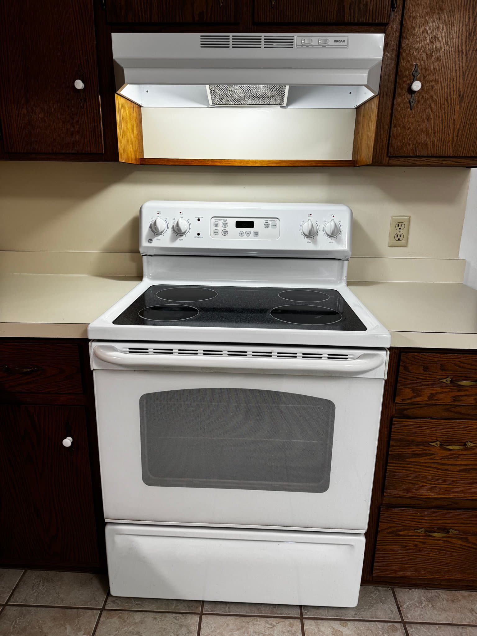 Jackson Apartment: 315 E Main St