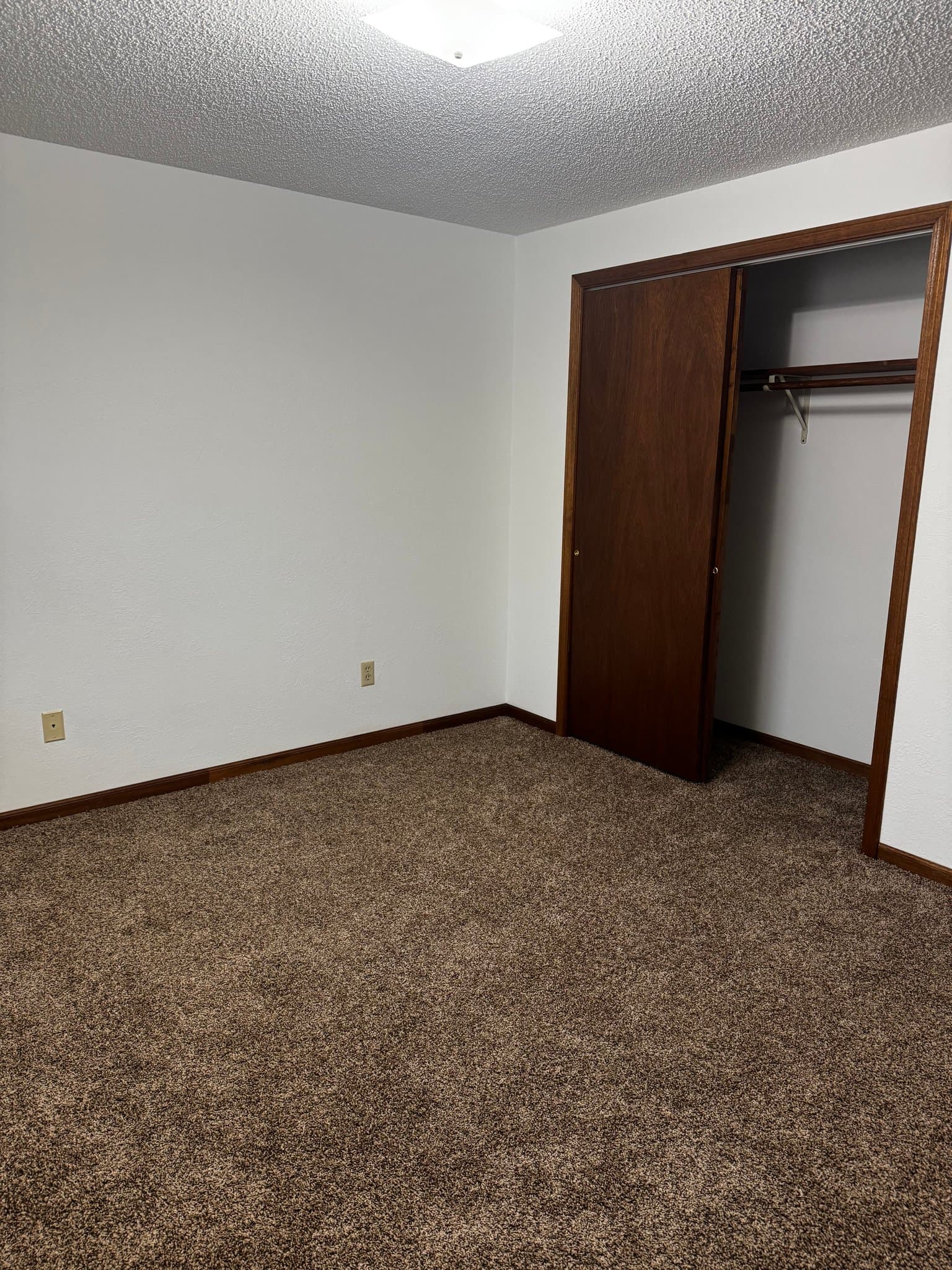 Jackson Apartment: 315 E Main St