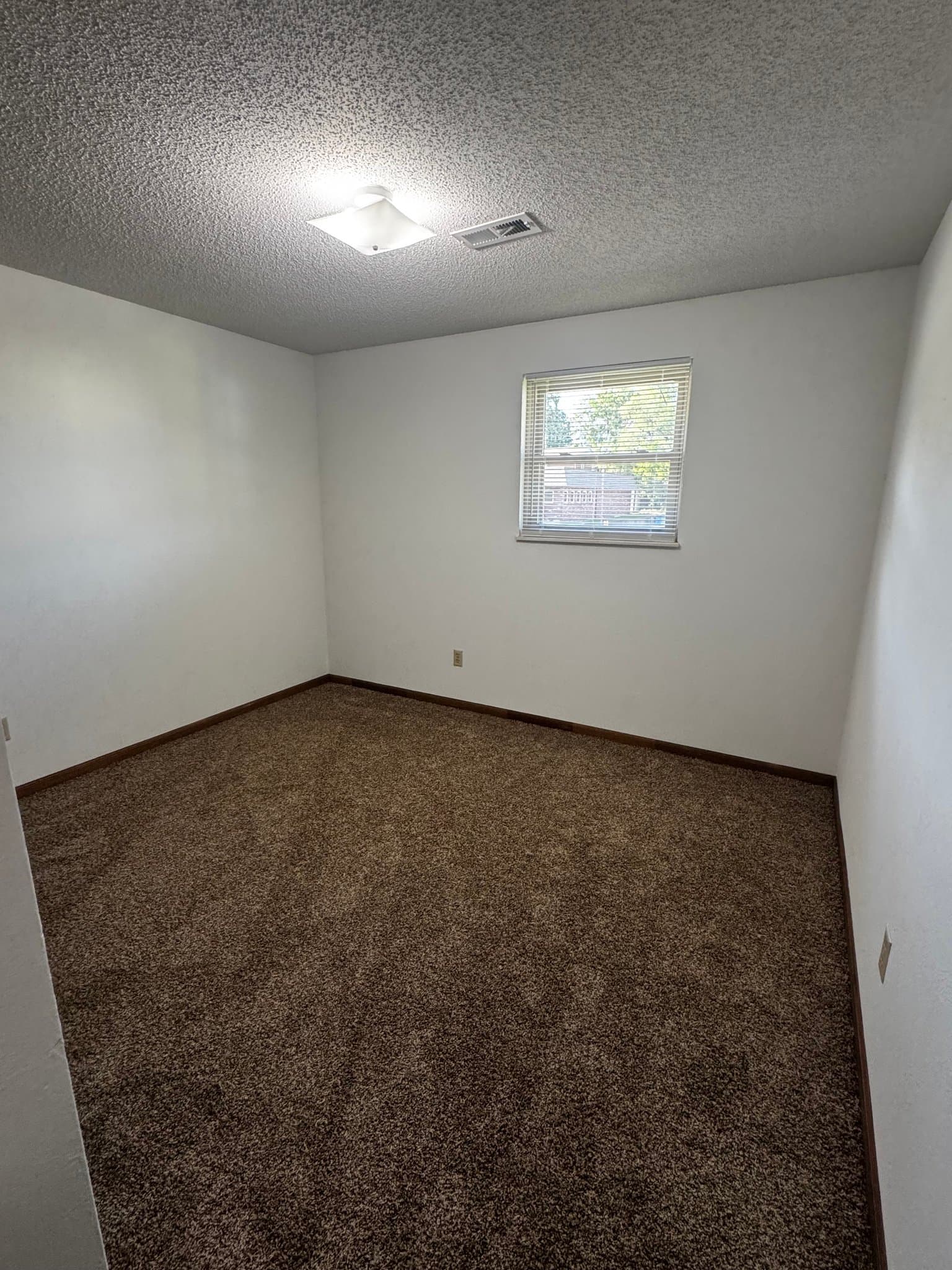 Jackson Apartment: 315 E Main St
