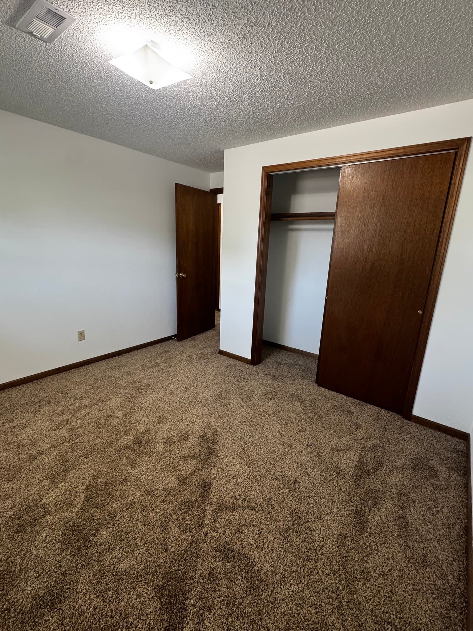 Jackson Apartment: 315 E Main St