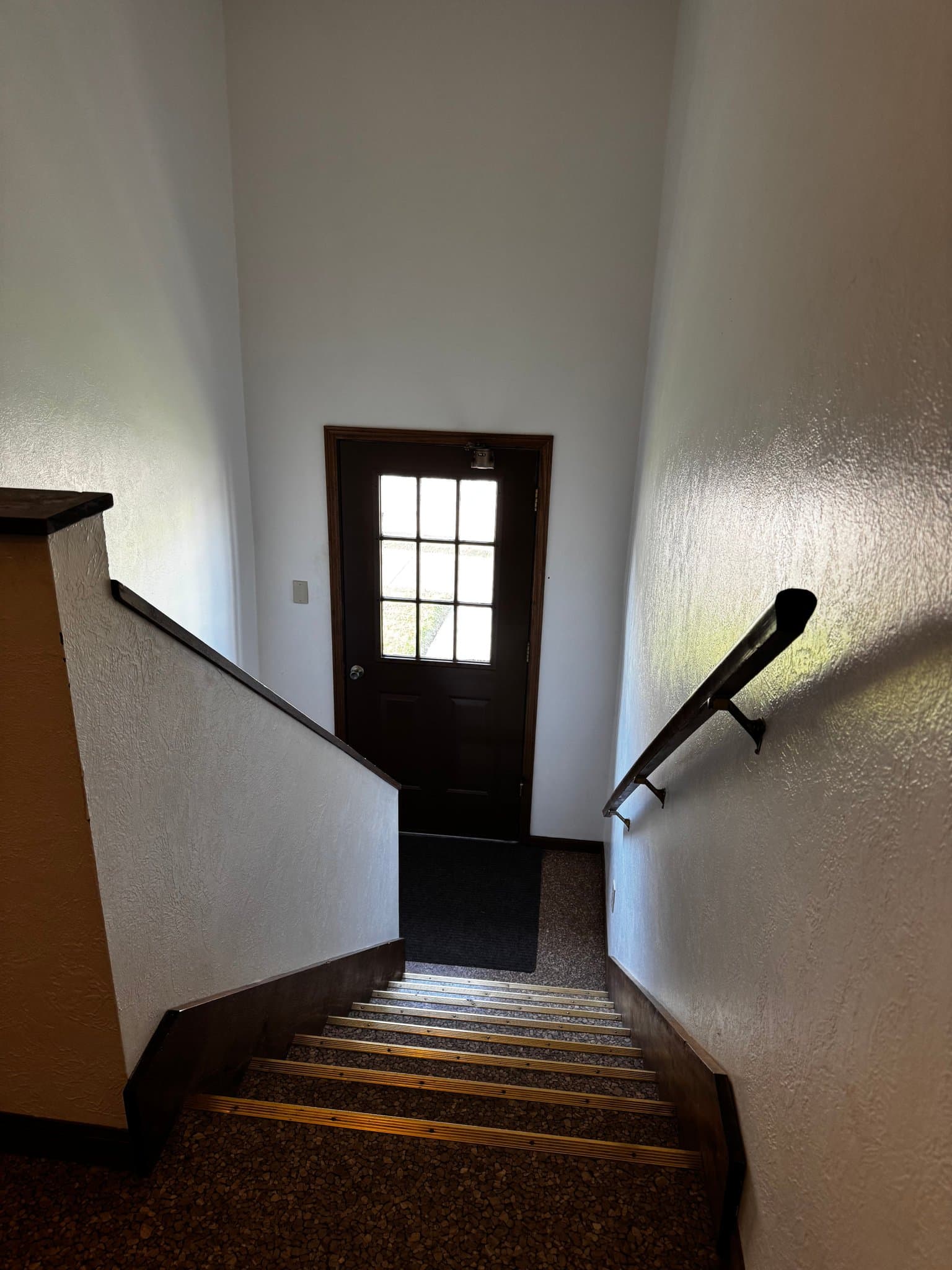 Jackson Apartment: 315 E Main St