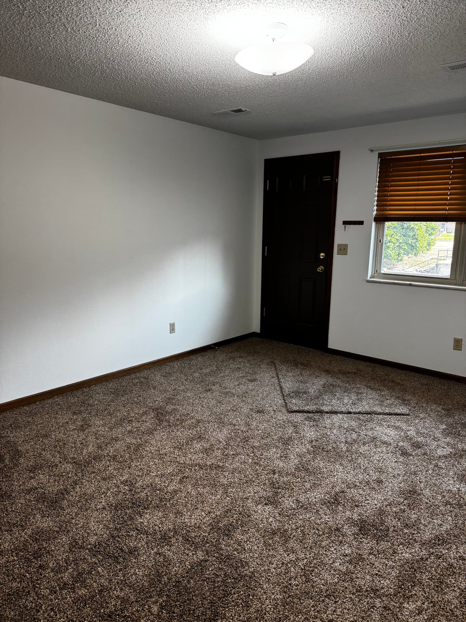 Jackson Apartment: 315 E Main St