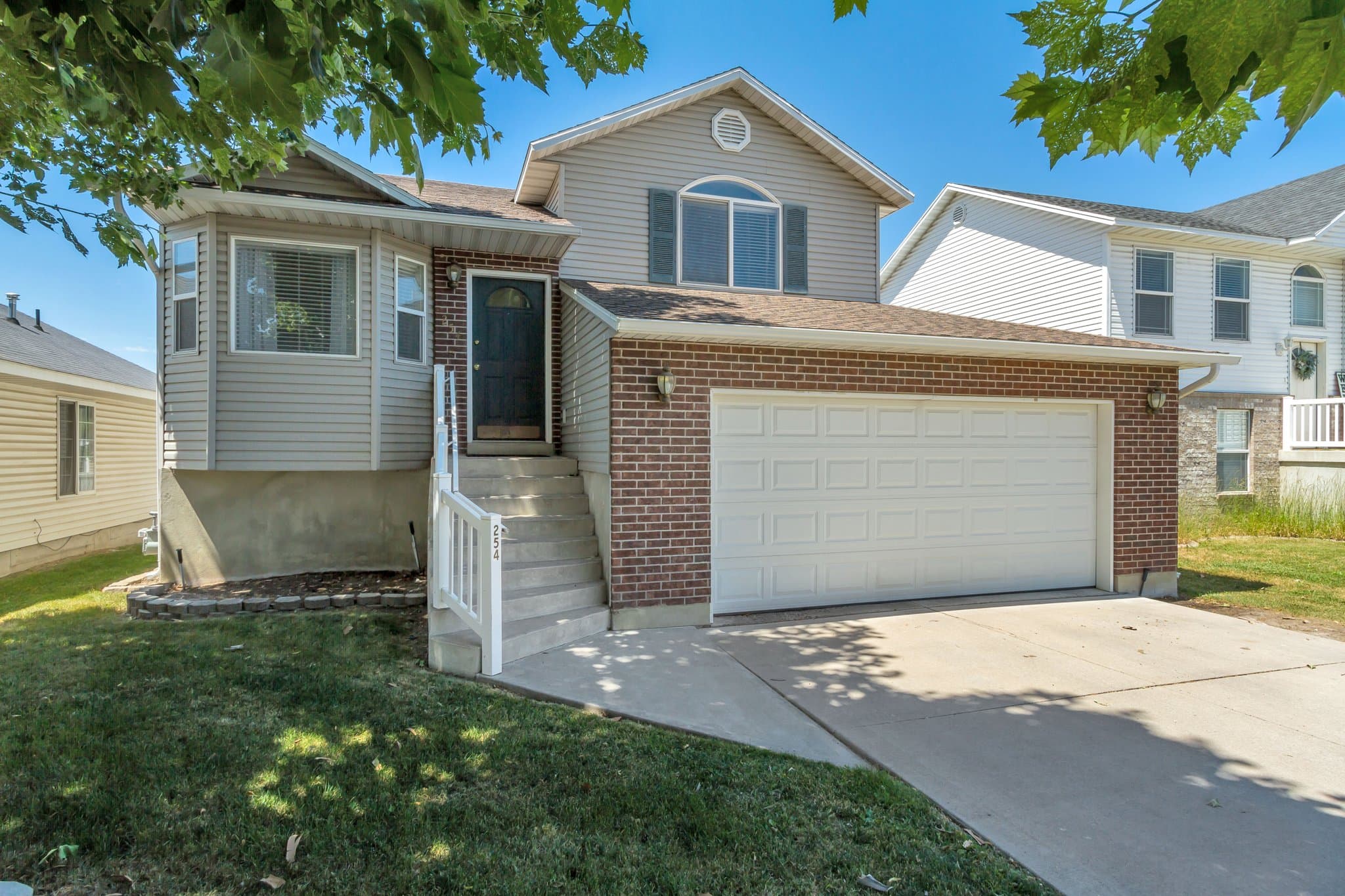 Logan House: 254 Rosewood Cir