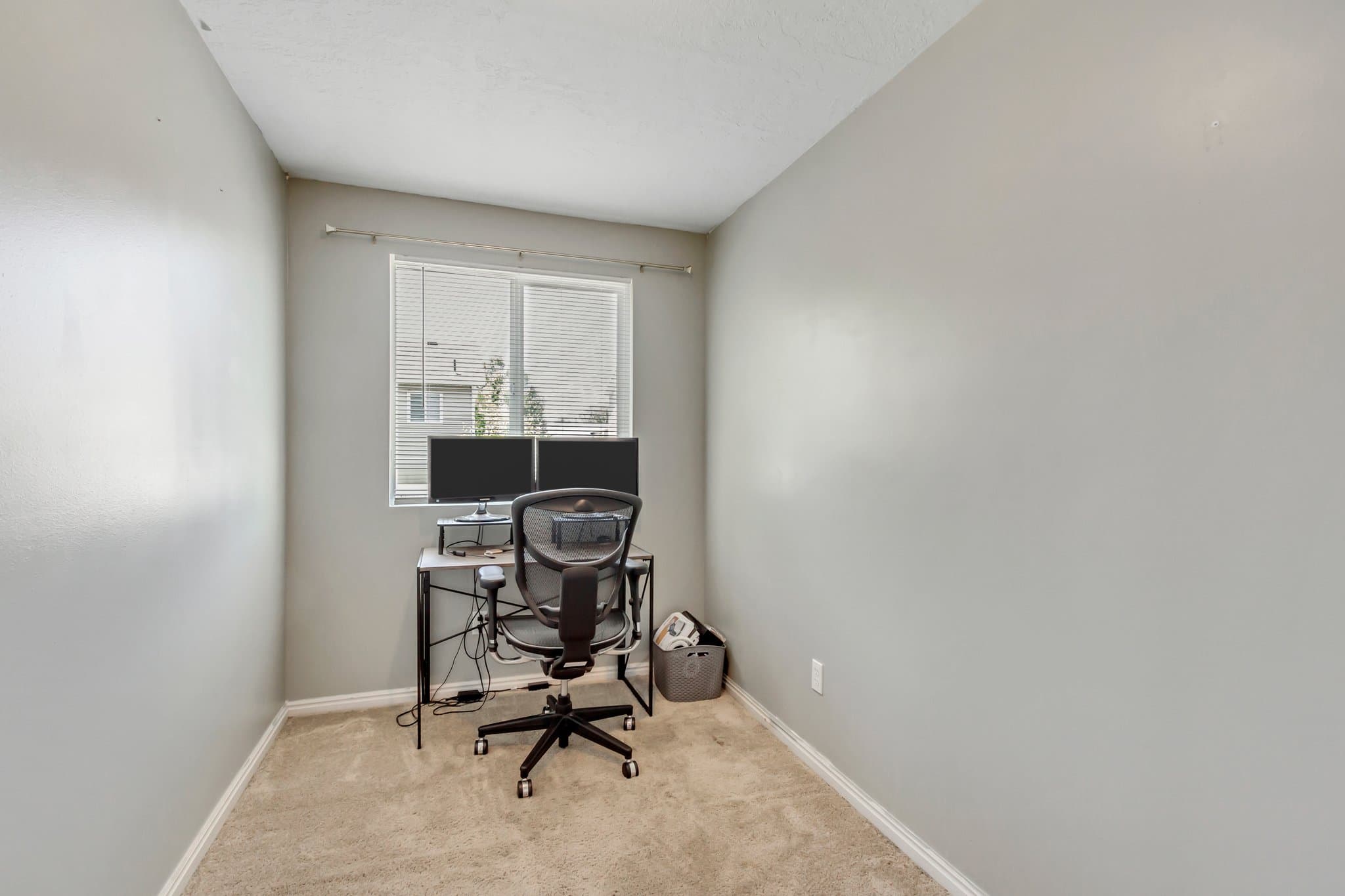 Logan House: 254 Rosewood Cir