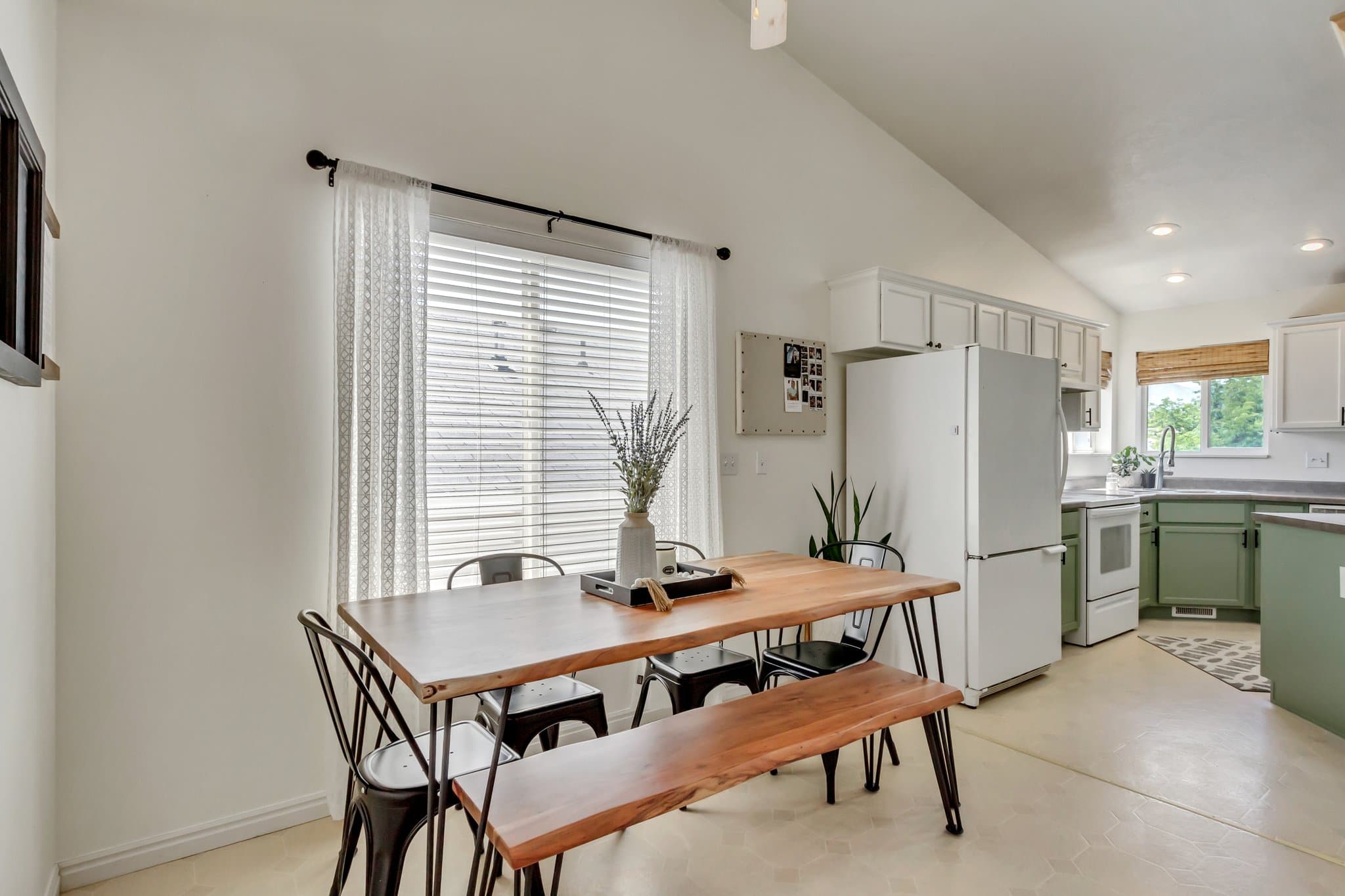 Logan House: 254 Rosewood Cir