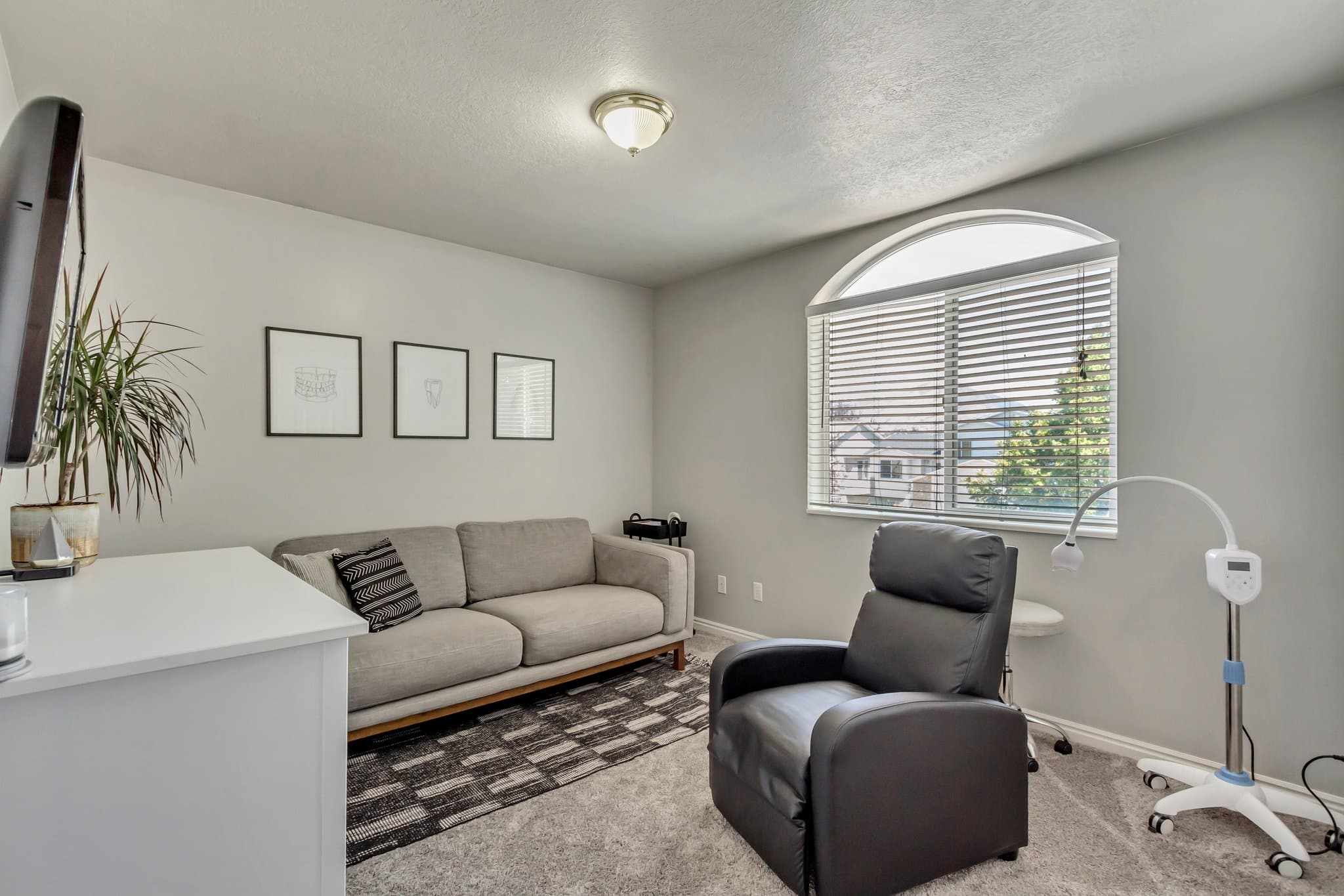 Logan House: 254 Rosewood Cir