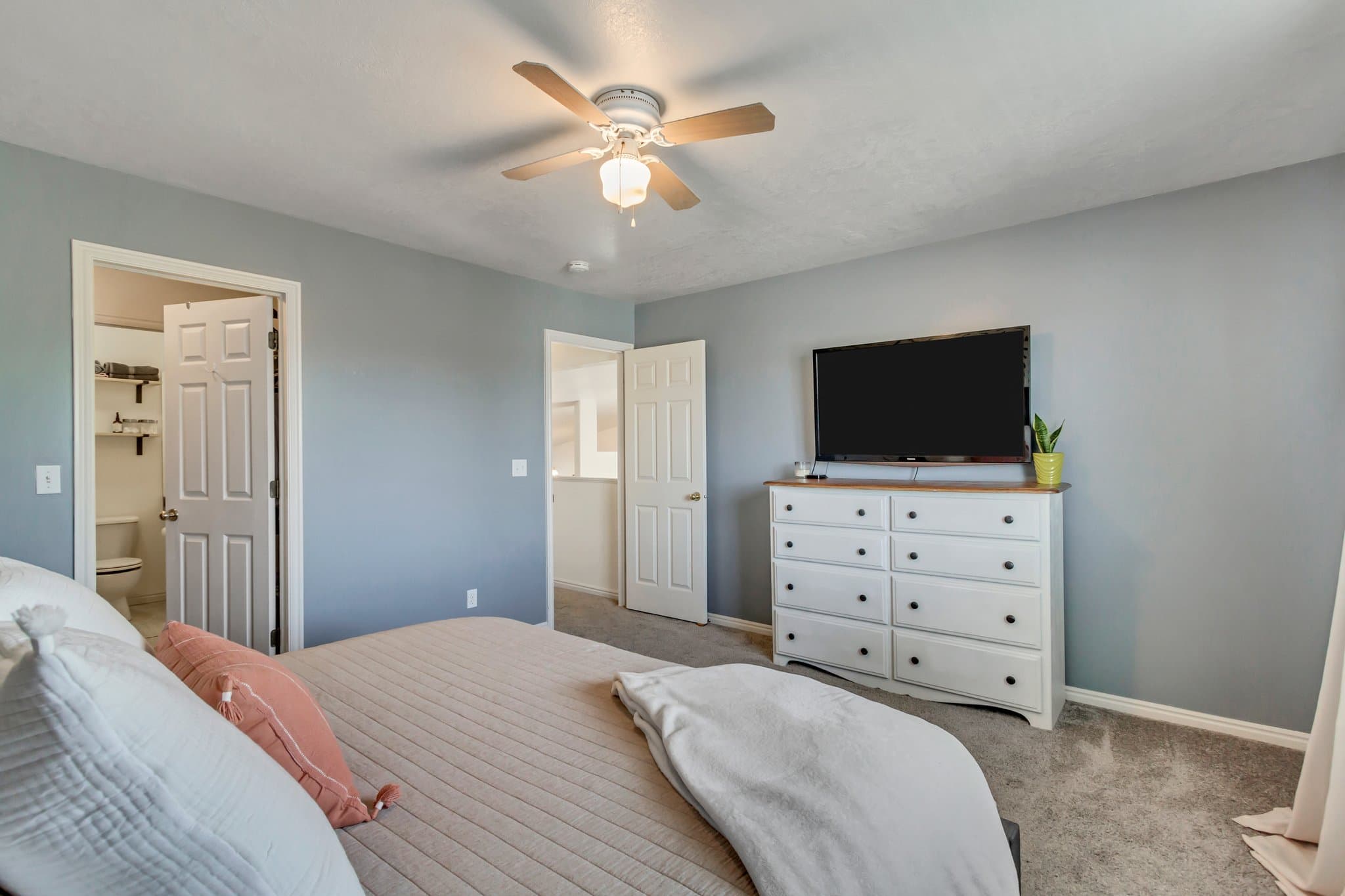 Logan House: 254 Rosewood Cir