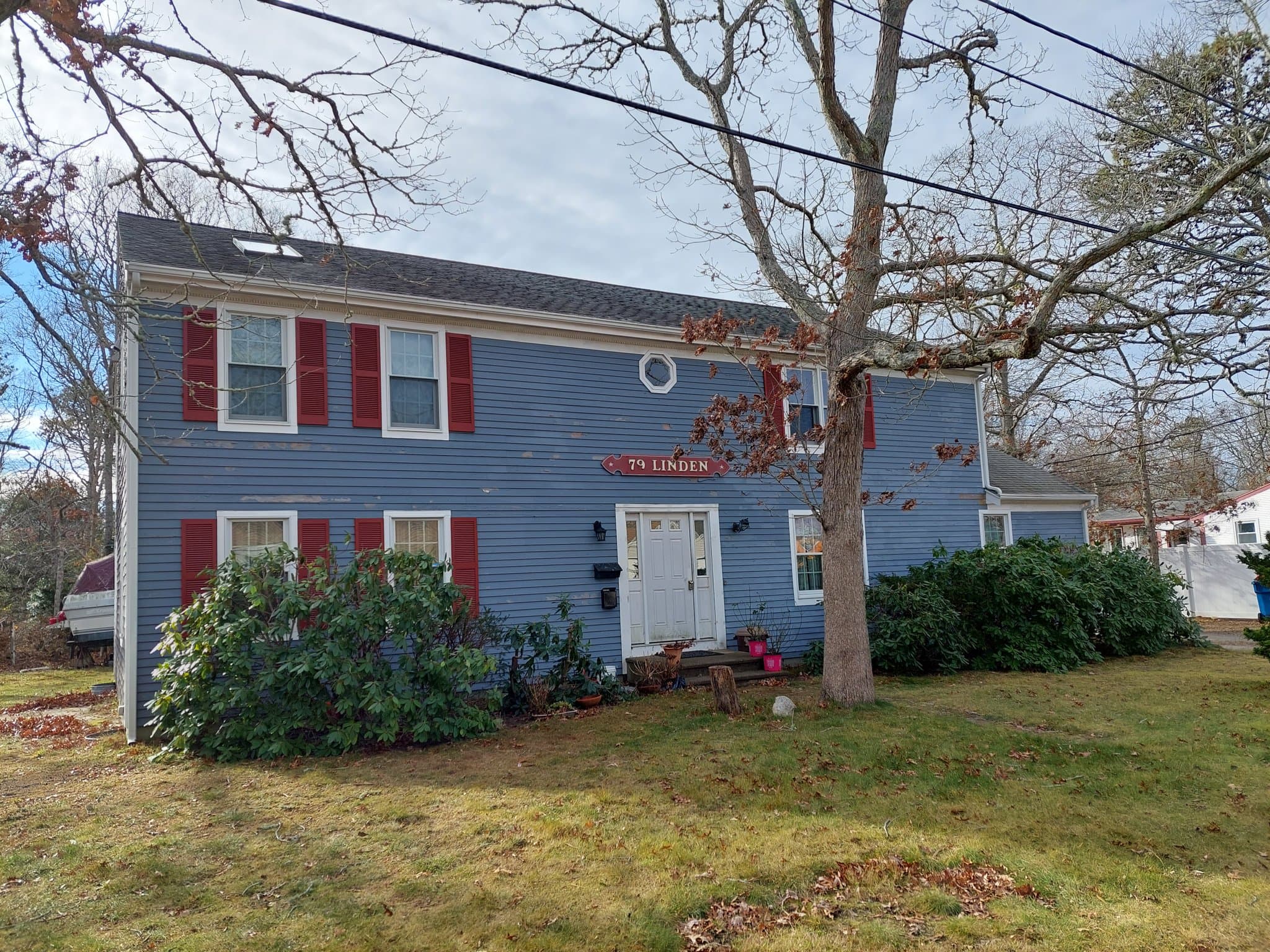 Hyannis Single Room: 79 Linden Street