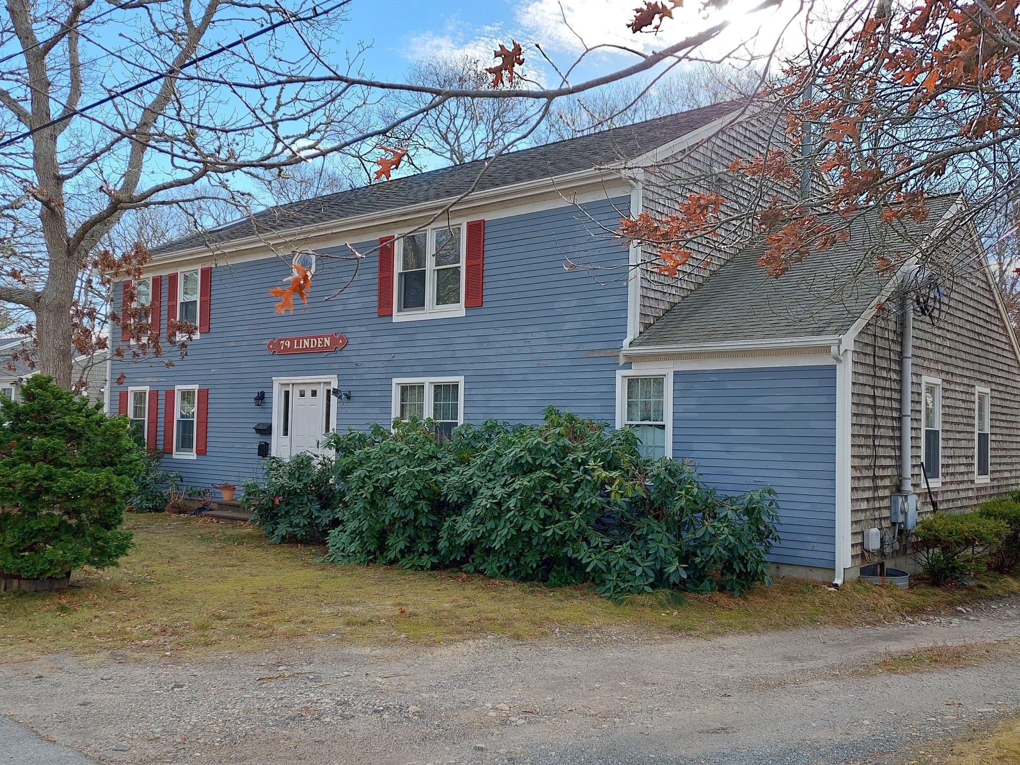 Hyannis Single Room: 79 Linden Street