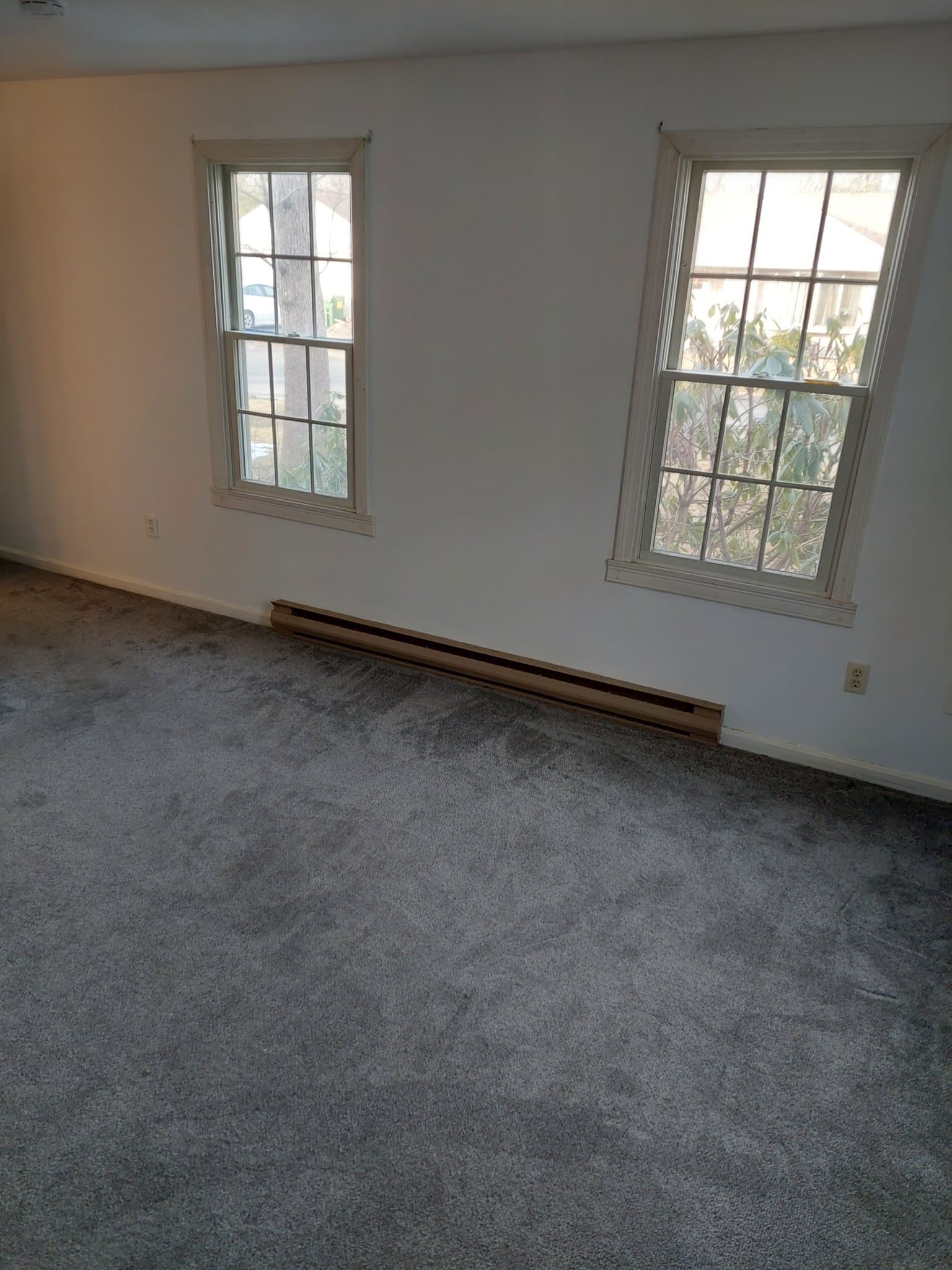 Hyannis Single Room: 79 Linden Street