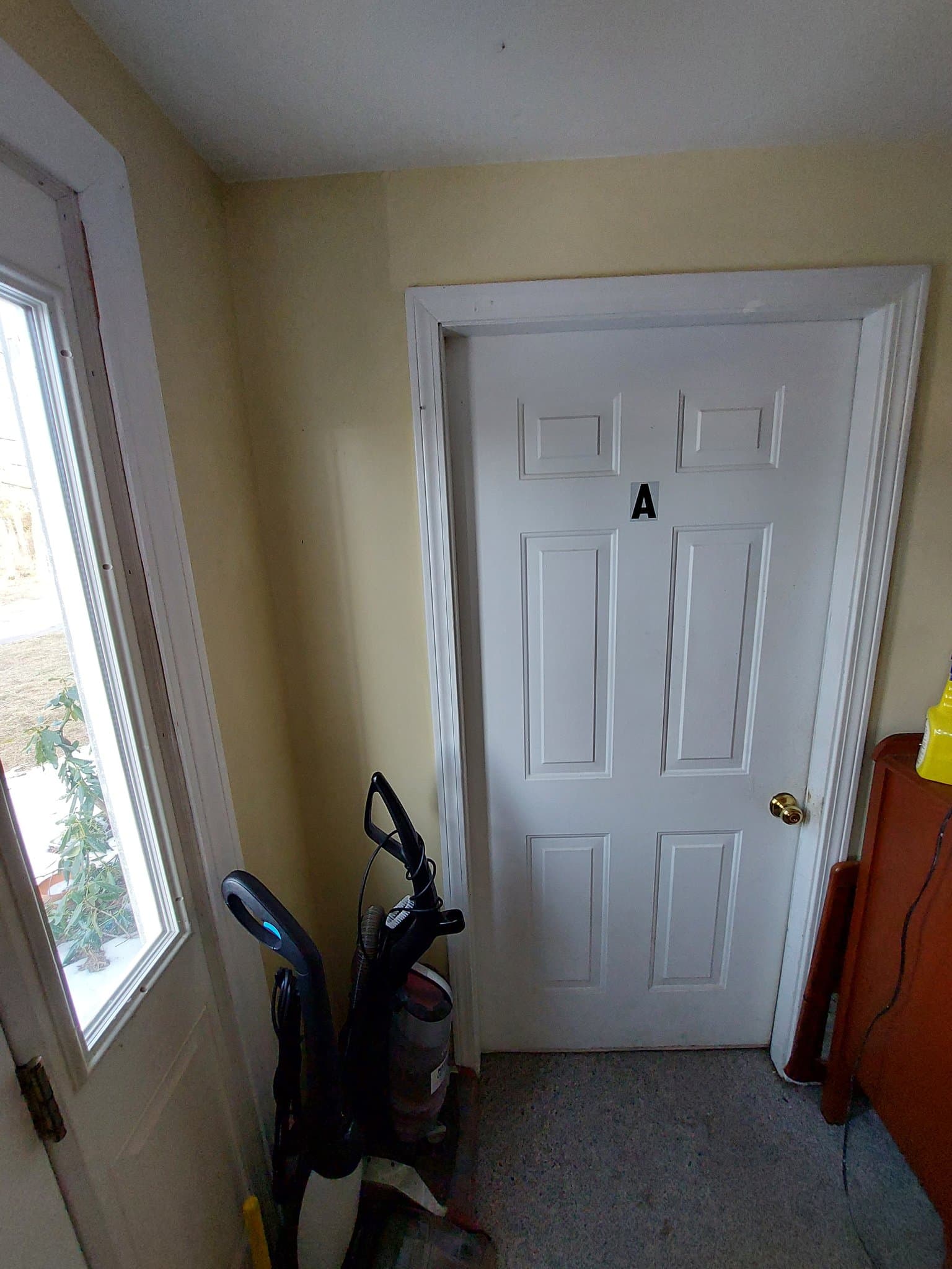 Hyannis Single Room: 79 Linden Street