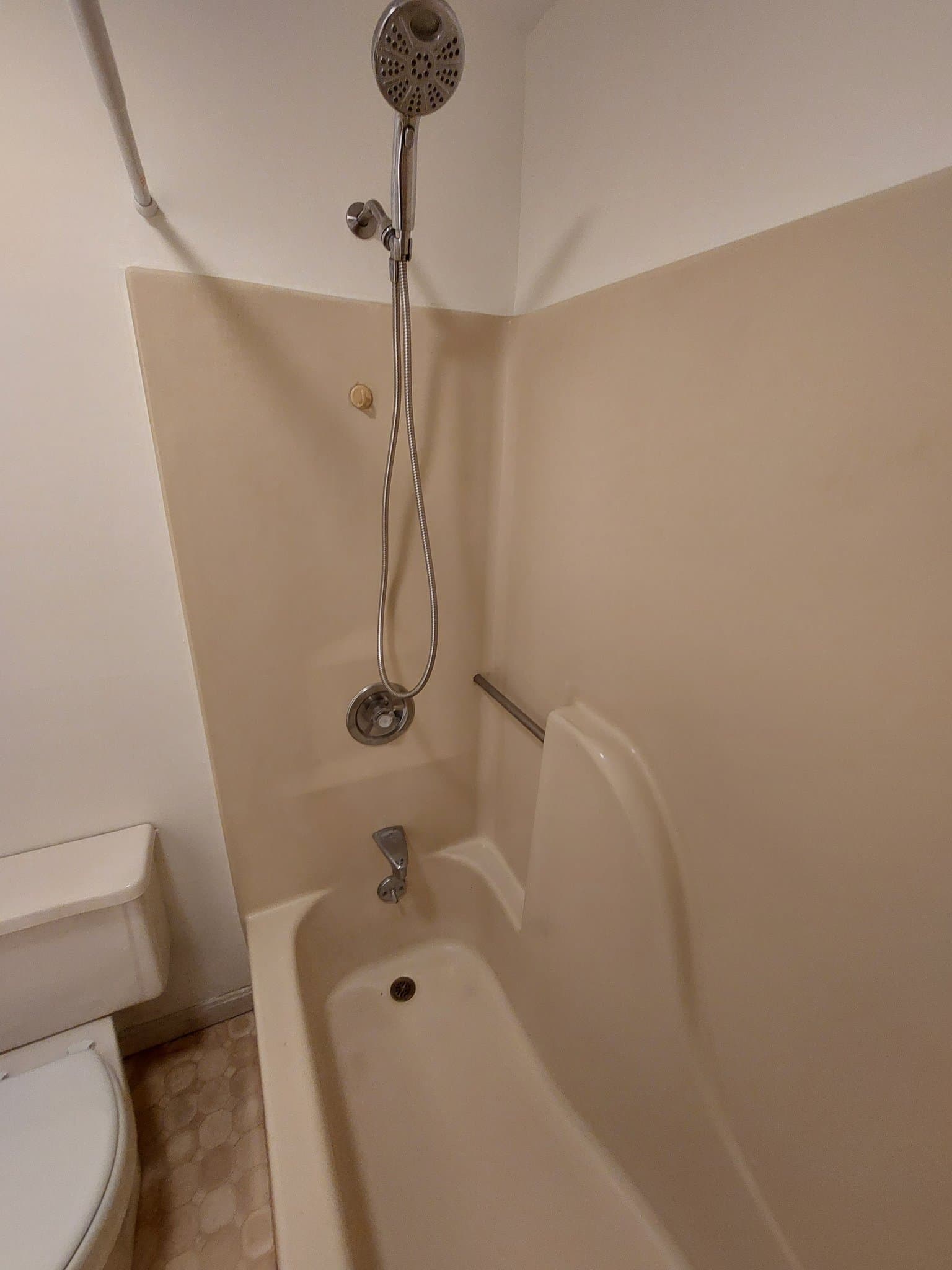 Hyannis Single Room: 79 Linden Street