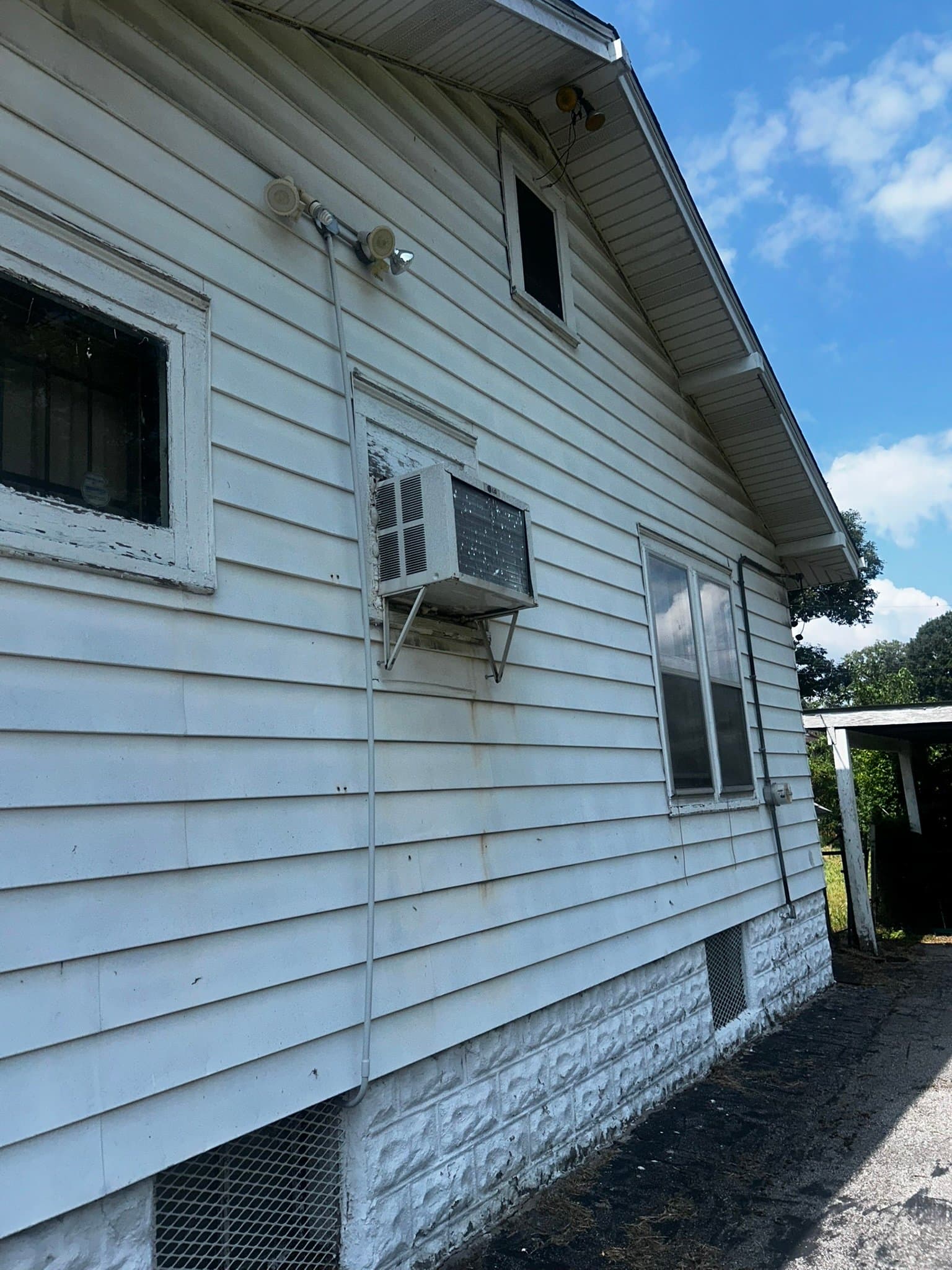 East Saint Louis House: 517 N 31st St