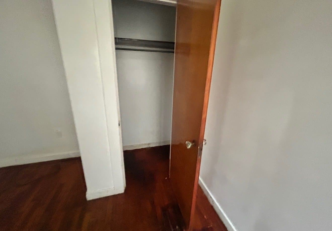 Decatur House: 1174 W King St