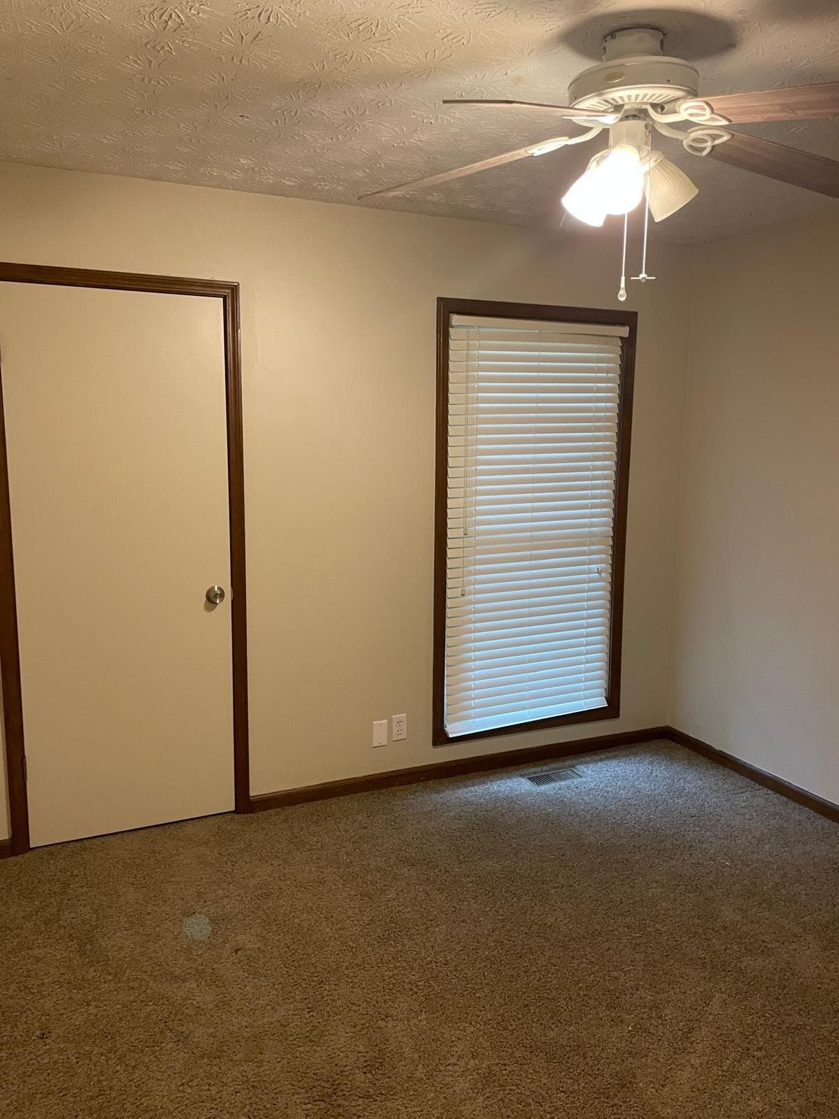Lawrenceville Single Room: 1801 Azalea Dr