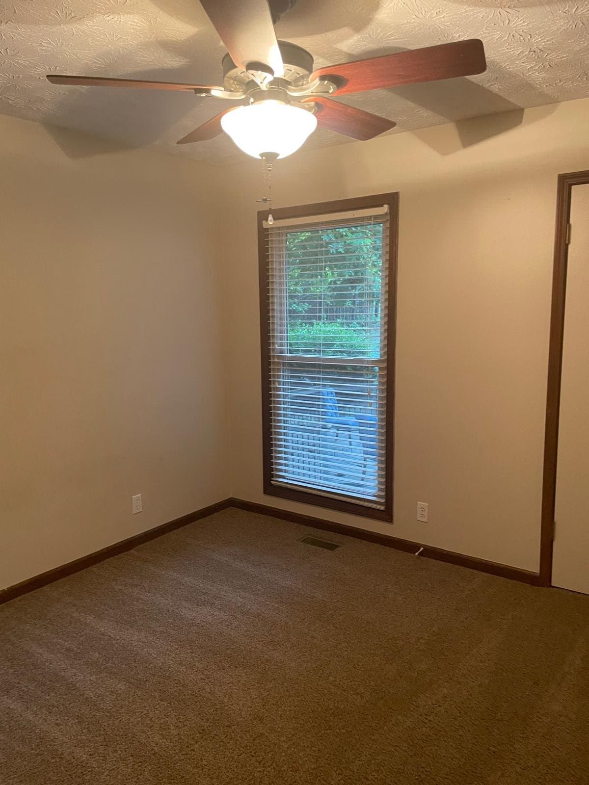 Lawrenceville Single Room: 1801 Azalea Dr