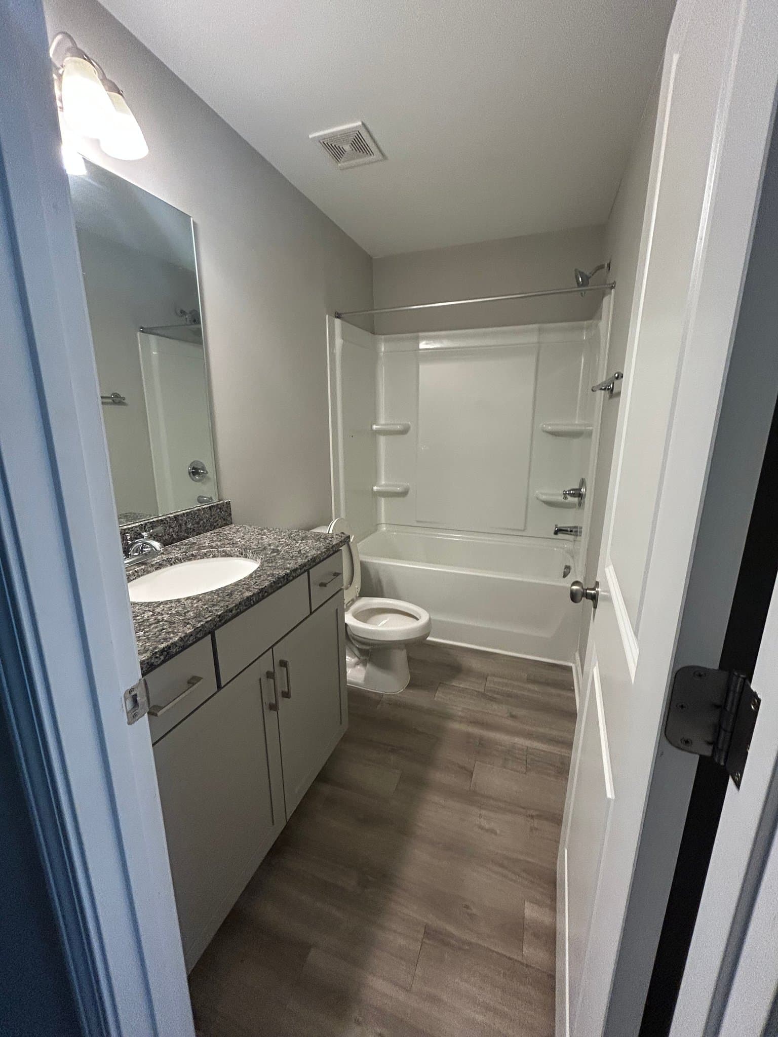 East Point Single Room: 2798 Laurel Ridge Circle