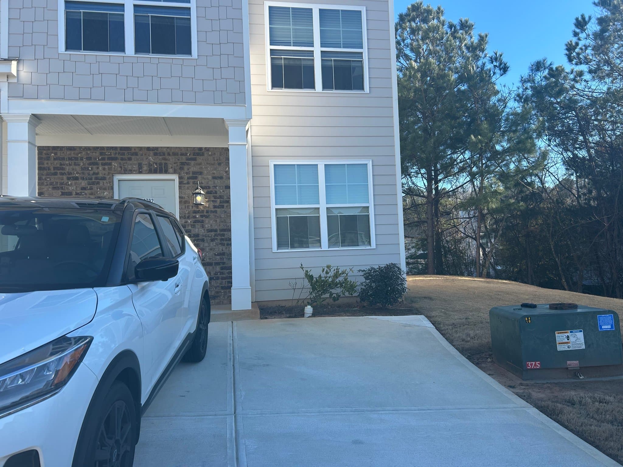 East Point Single Room: 2798 Laurel Ridge Circle