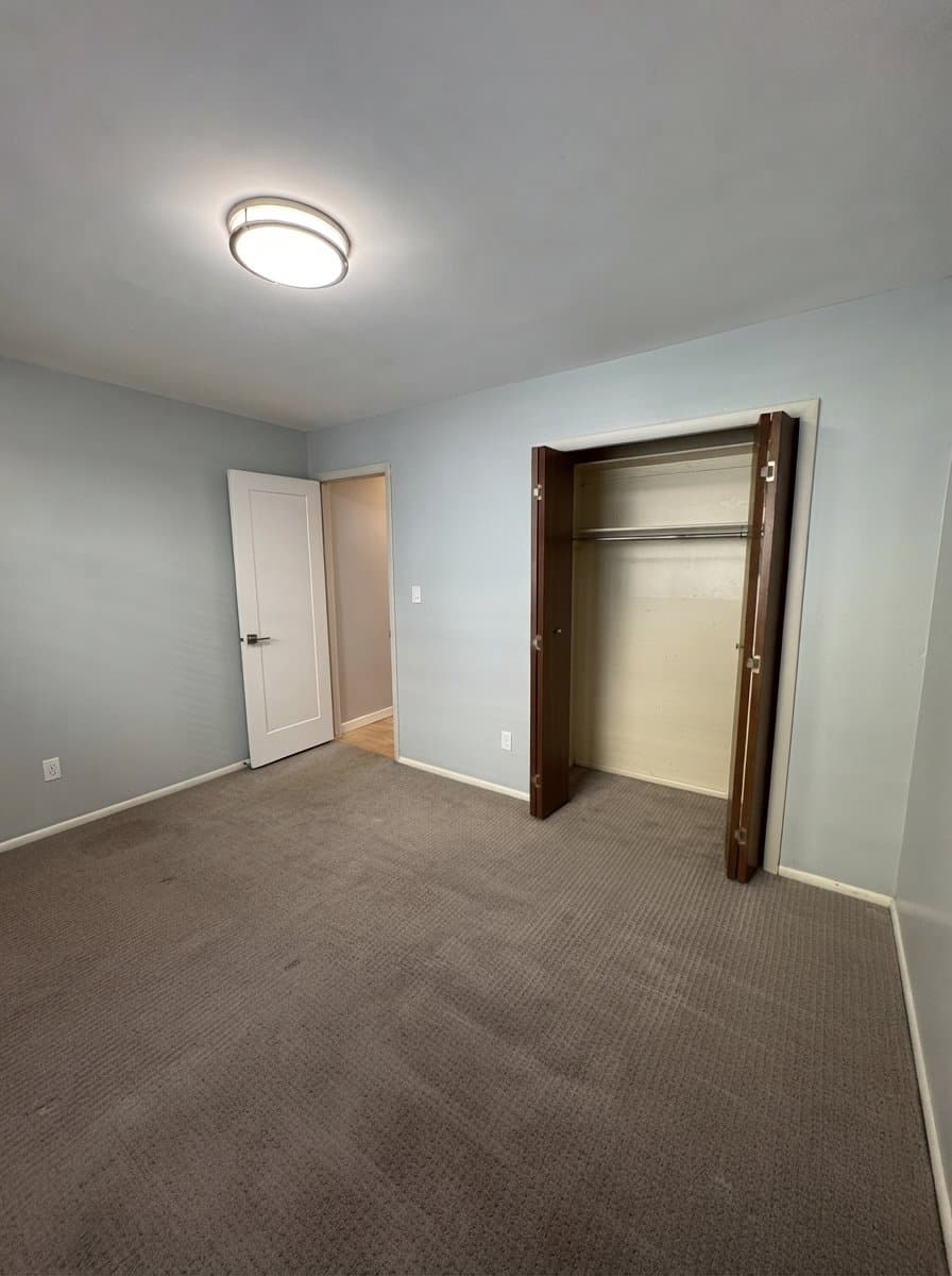 Holladay Single Room: 1944 Nunley Circle