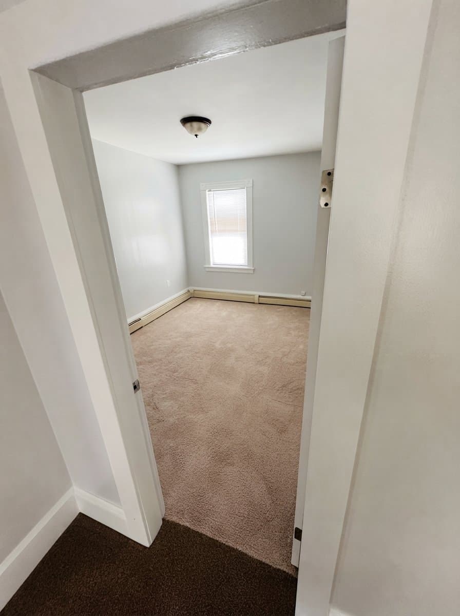 Providence Apartment: 362 Douglas Ave