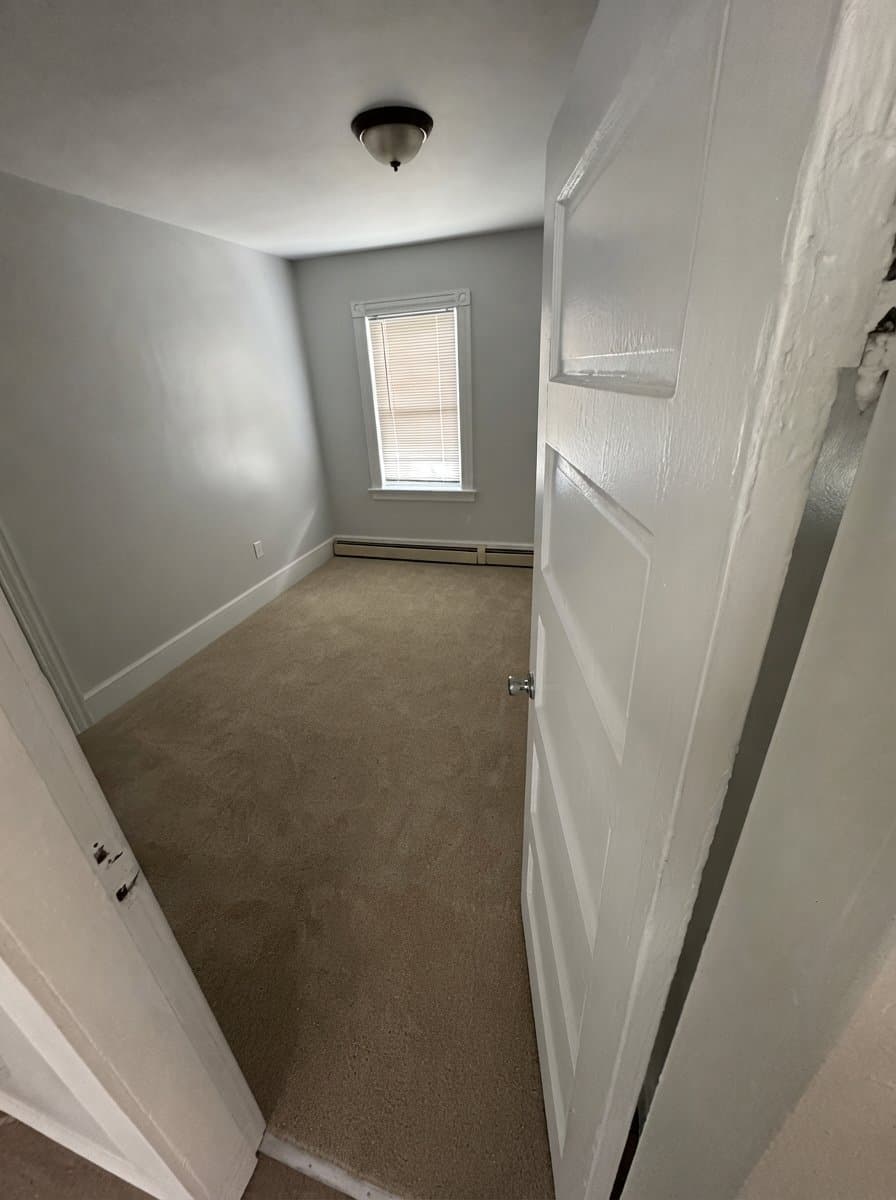 Providence Apartment: 362 Douglas Ave