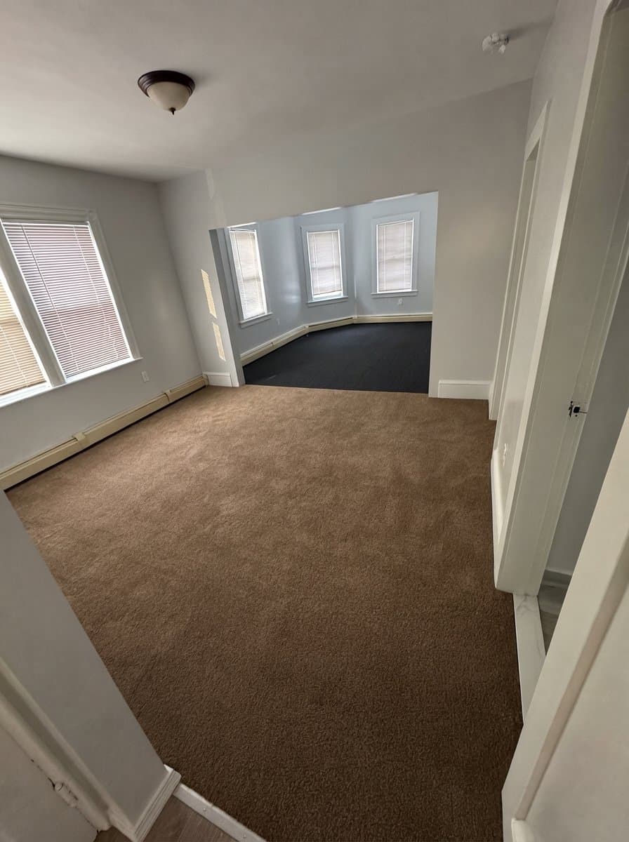 Providence Apartment: 362 Douglas Ave