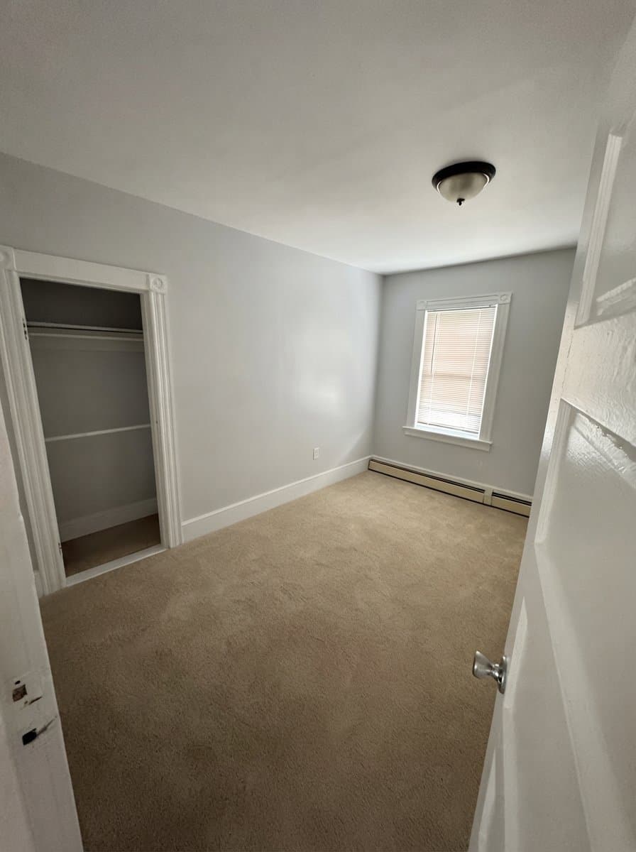 Providence Apartment: 362 Douglas Ave