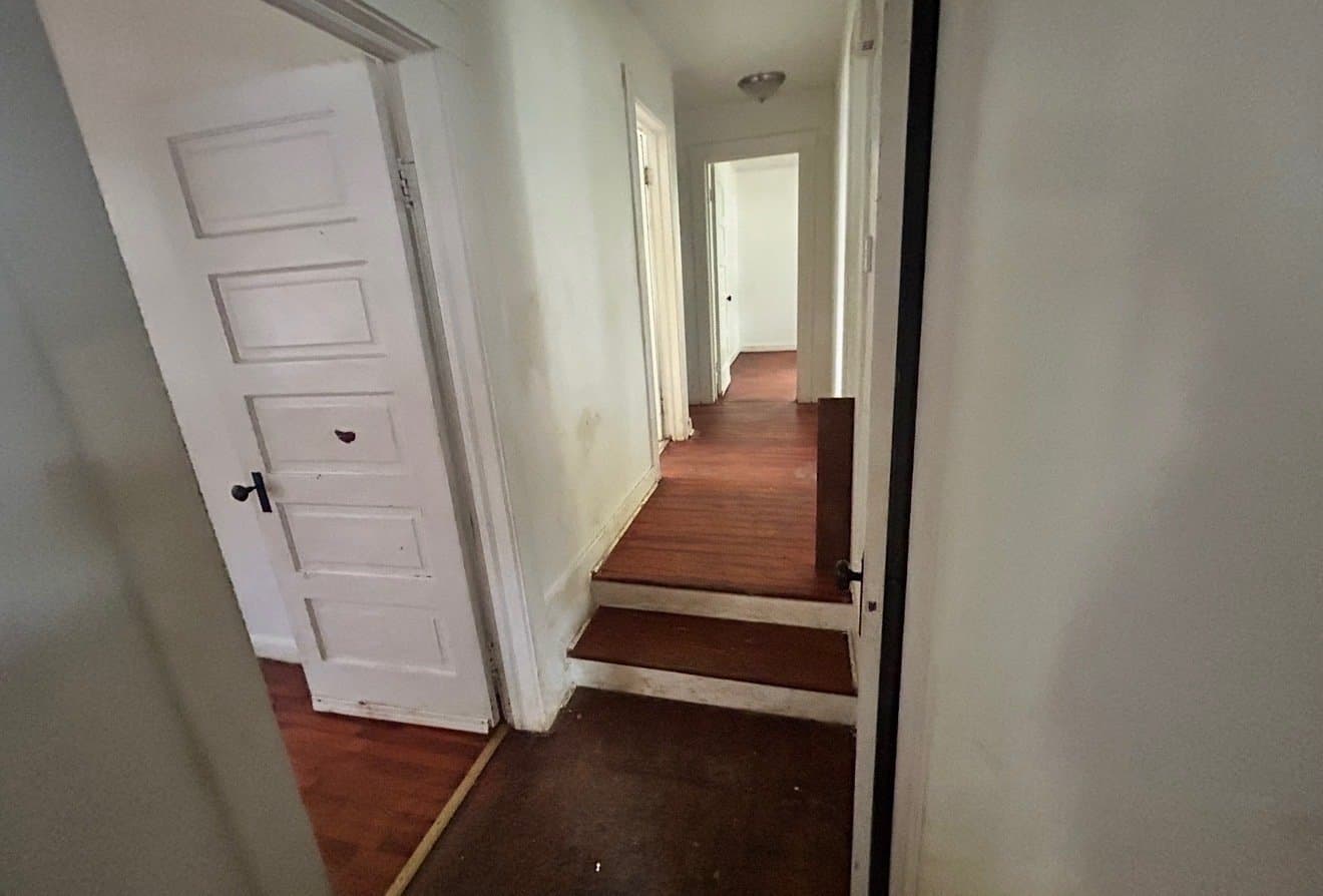 Decatur House: 1174 W King St