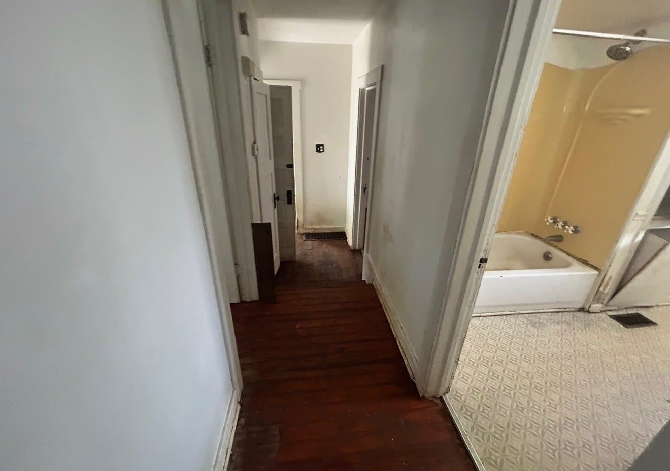 Decatur House: 1174 W King St