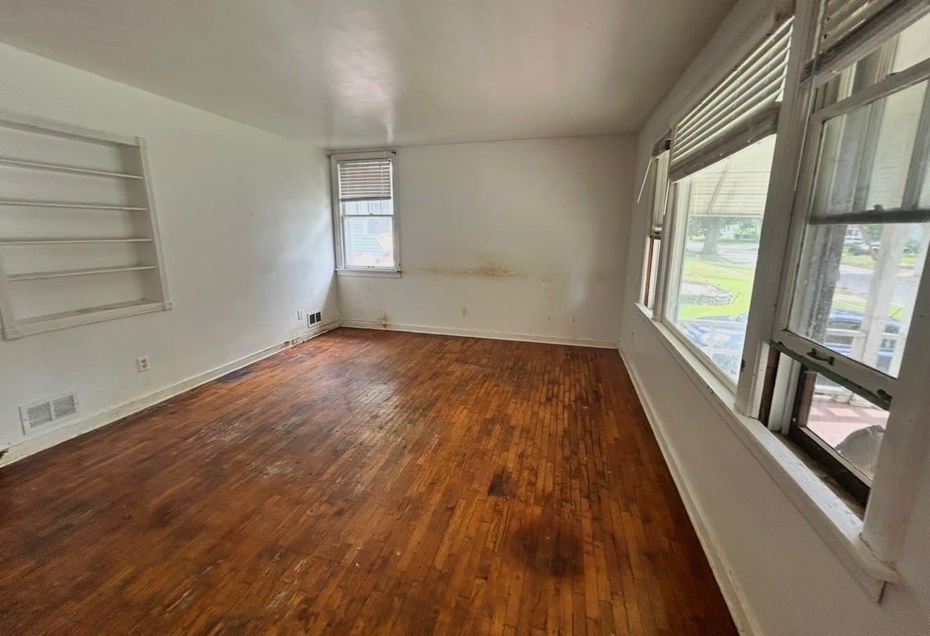 Decatur House: 1174 W King St