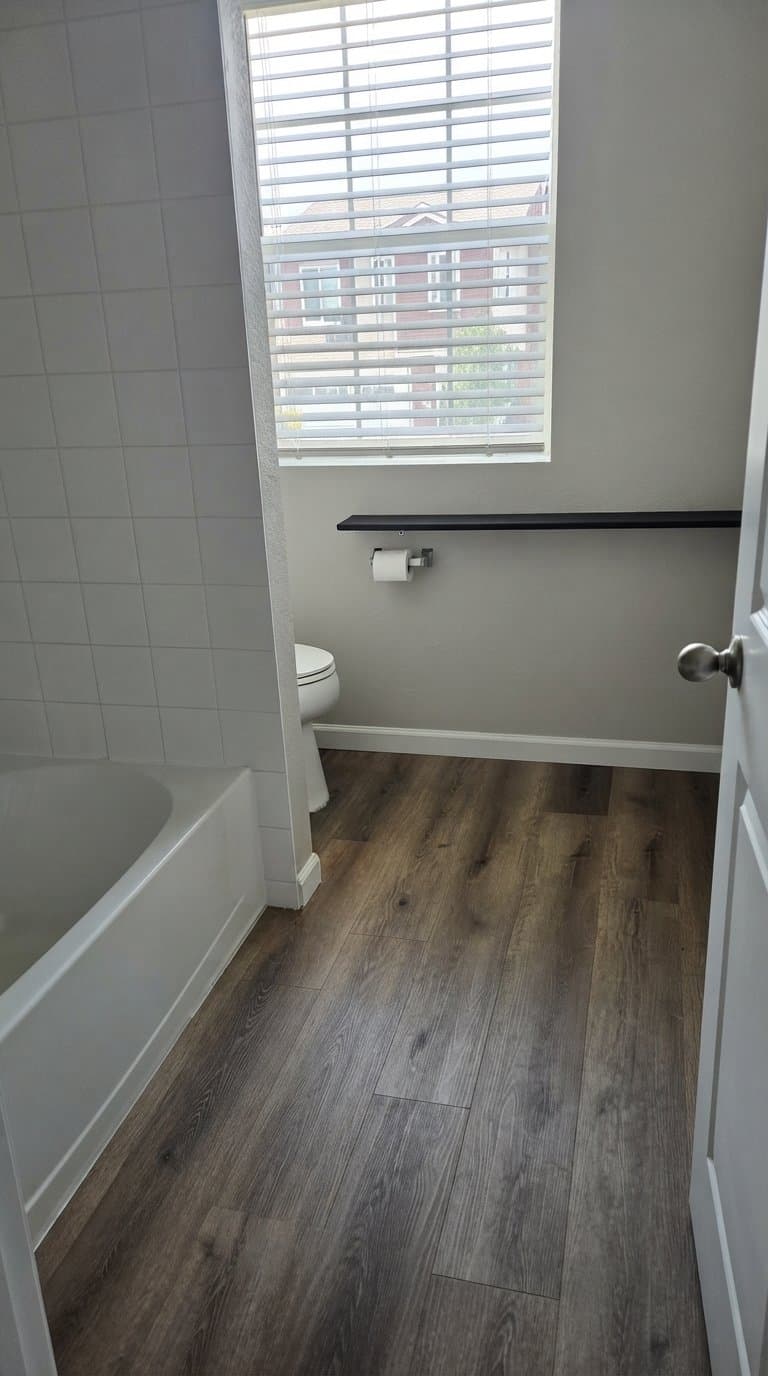 Brighton Single Room: 894 Sawdust drive