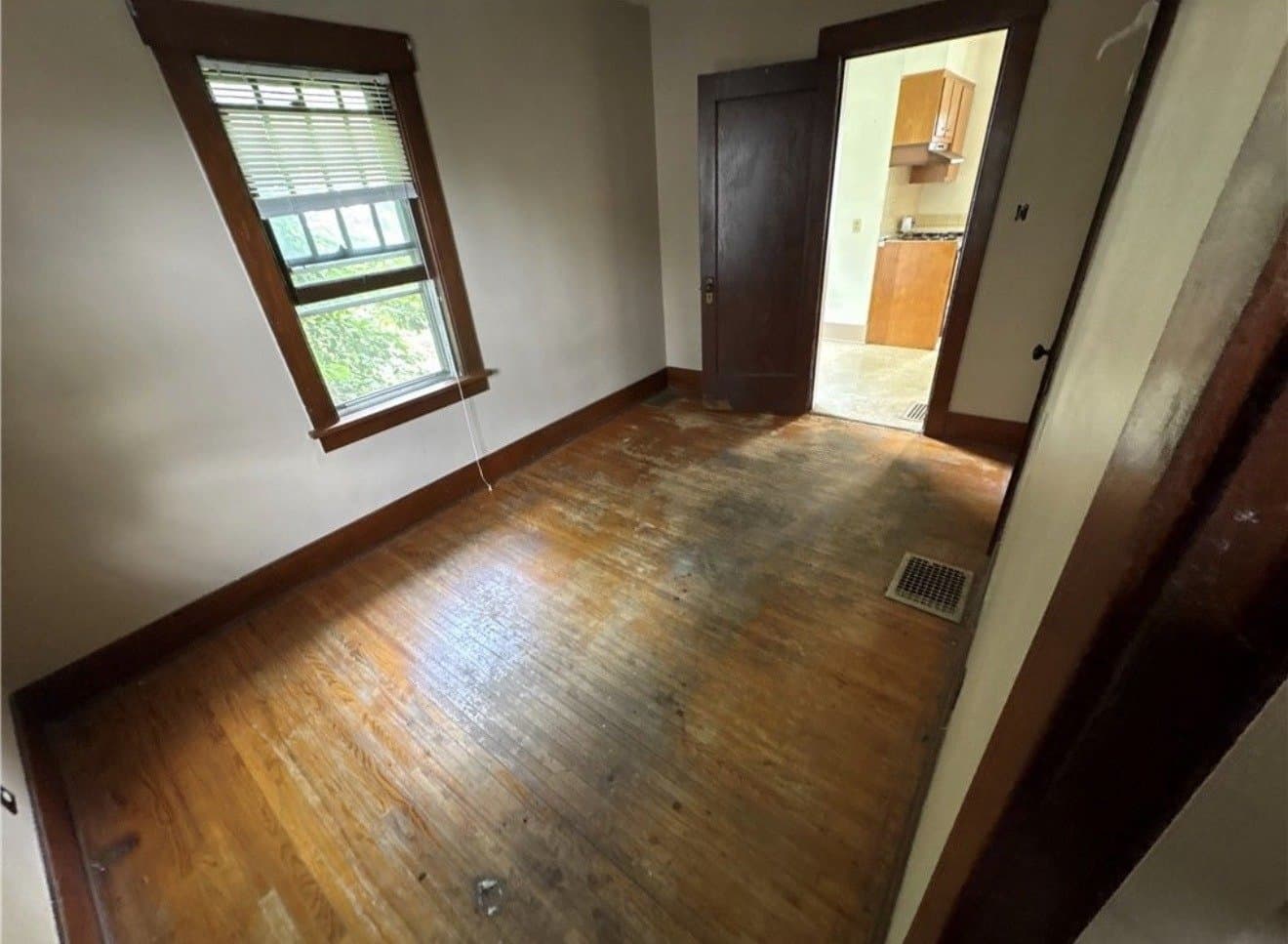 Decatur House: 1272 W King St.
