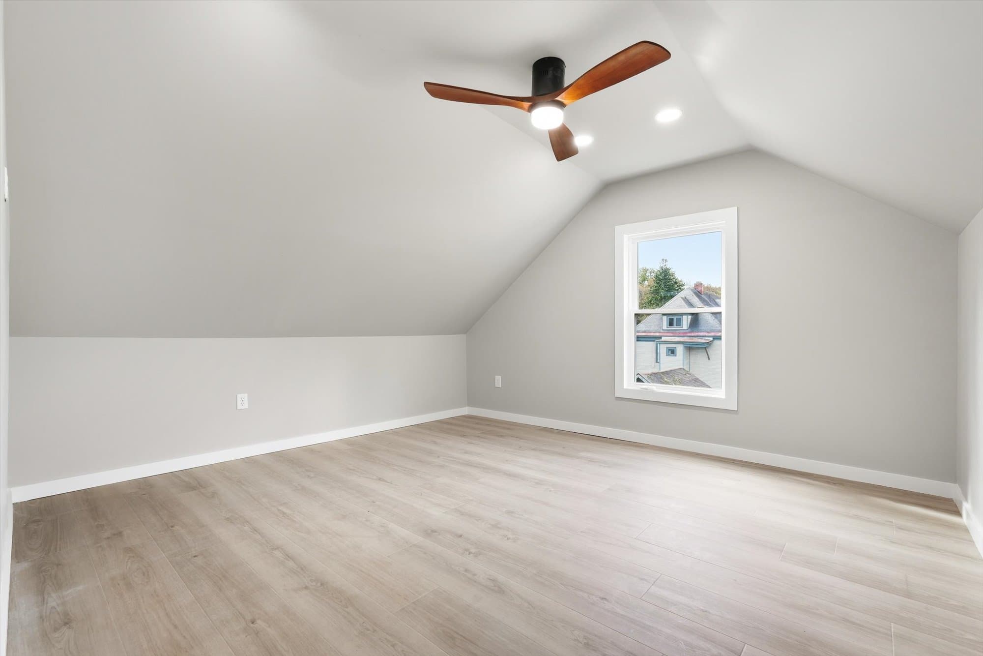 Syracuse House: 506 Allen St