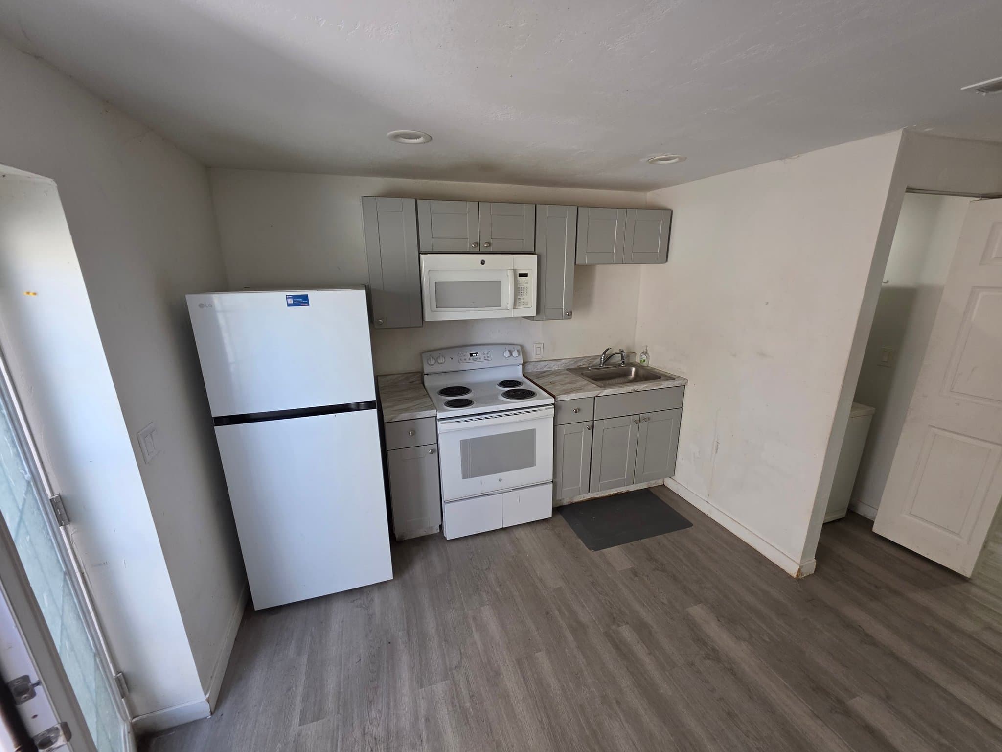 Clearfield House: 1045 W 200 N