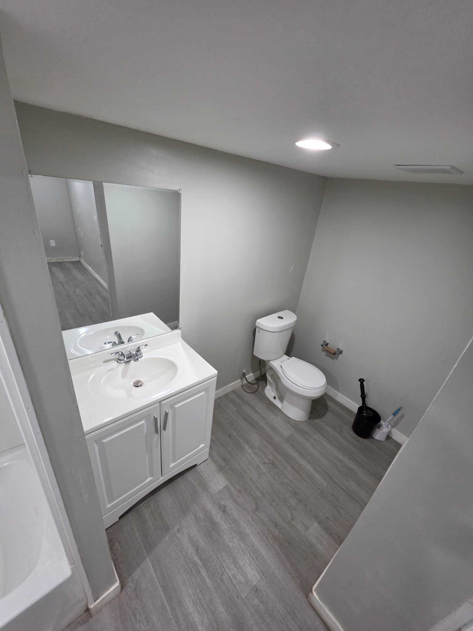 Clearfield House: 1045 W 200 N