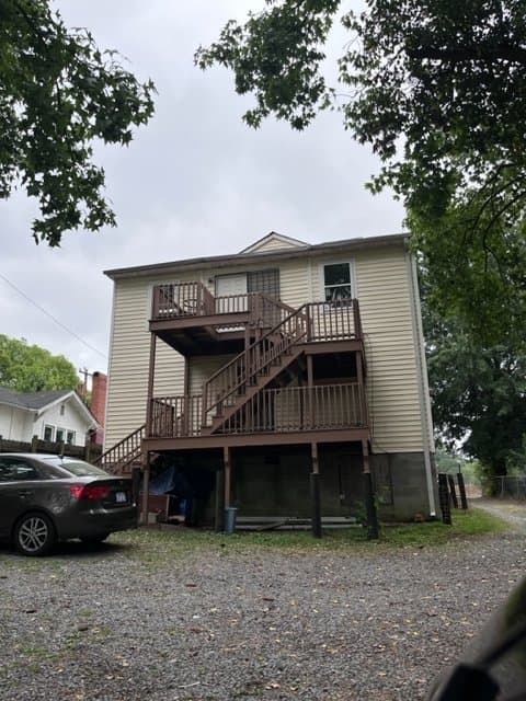 Durham Single Room: 1220 S Roxboro Street Unit 2