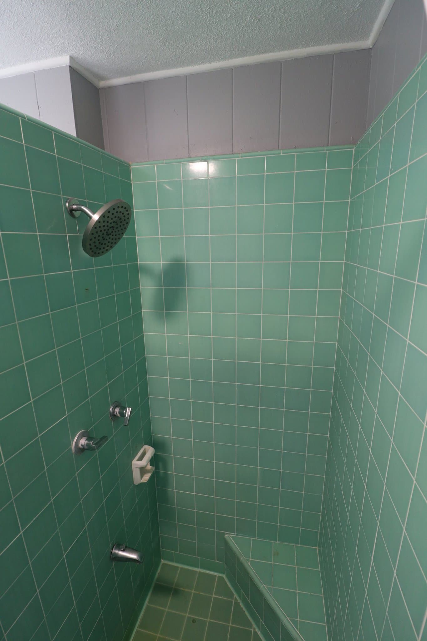 HONOLULU Single Room: 1534 MAGAZINE ST A-2